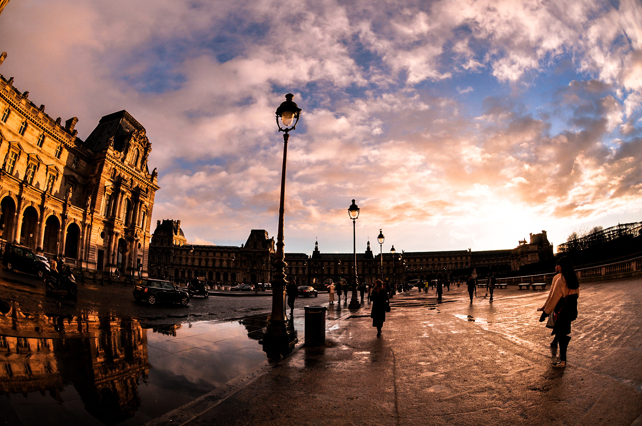 Nikon D90 + Nikon AF DX Fisheye-Nikkor 10.5mm F2.8G ED sample photo. Venice and paris photography