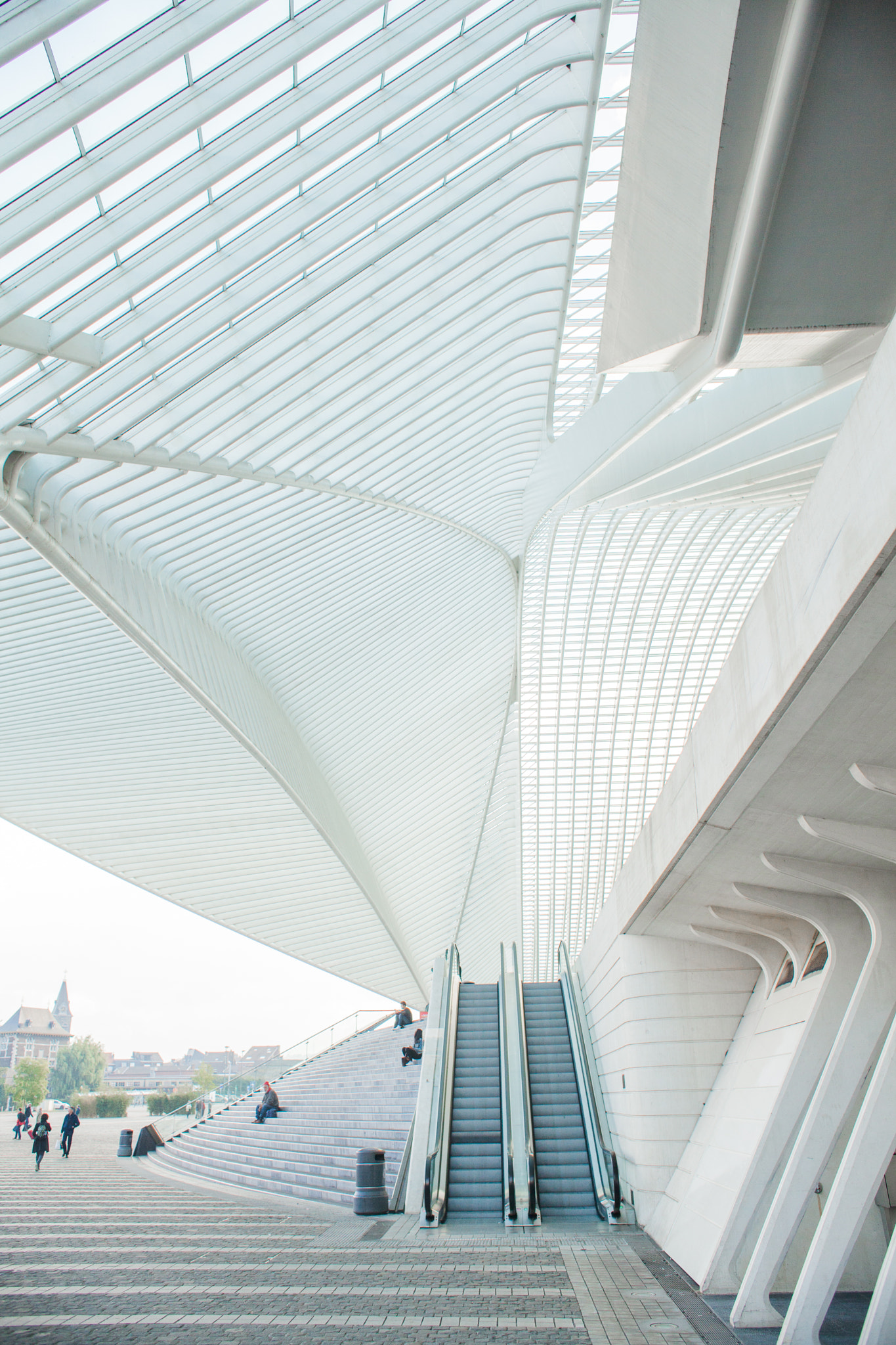 Canon EF 28mm F1.8 USM sample photo. Liege central station photography