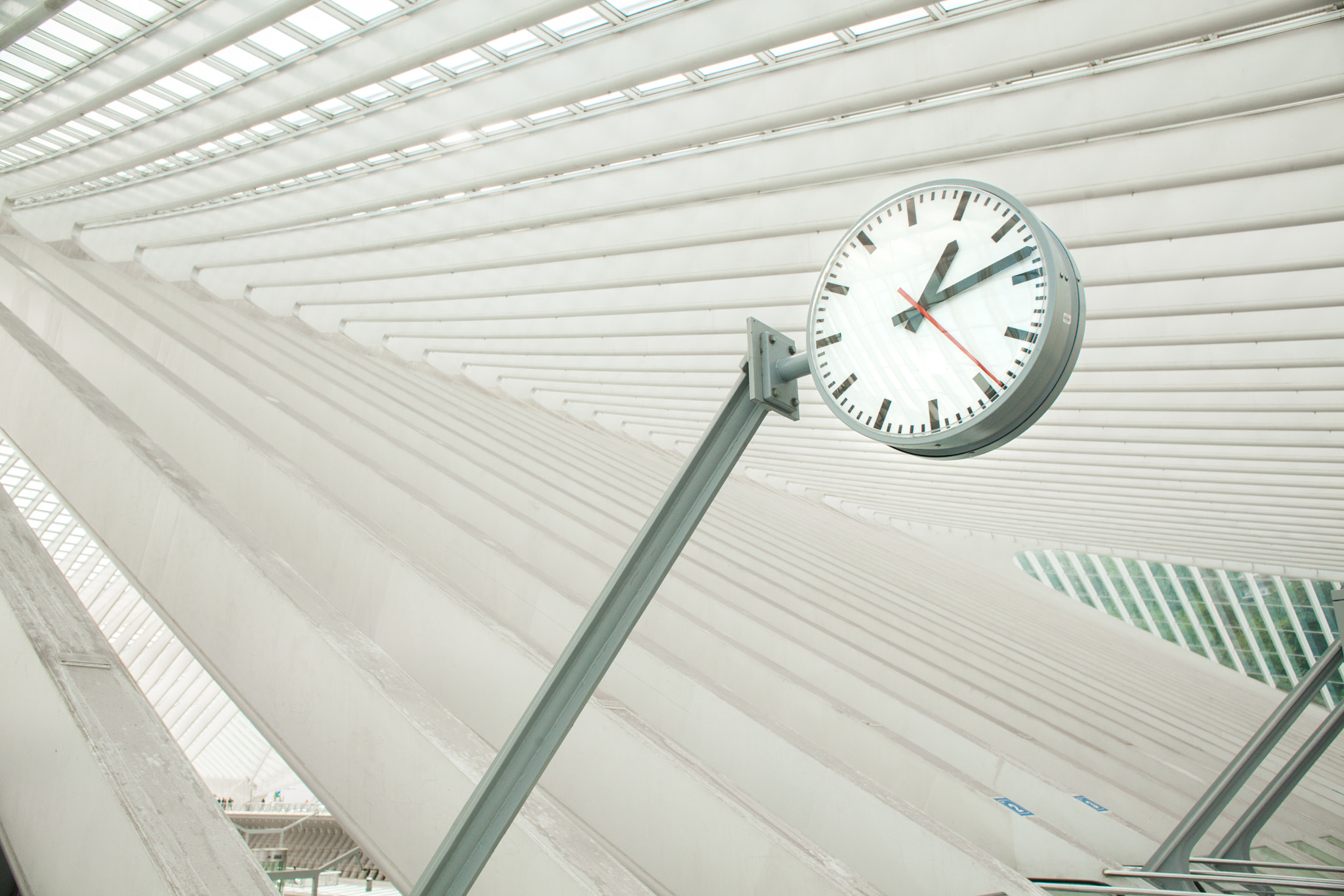 Canon EF 28mm F1.8 USM sample photo. Liege central station photography
