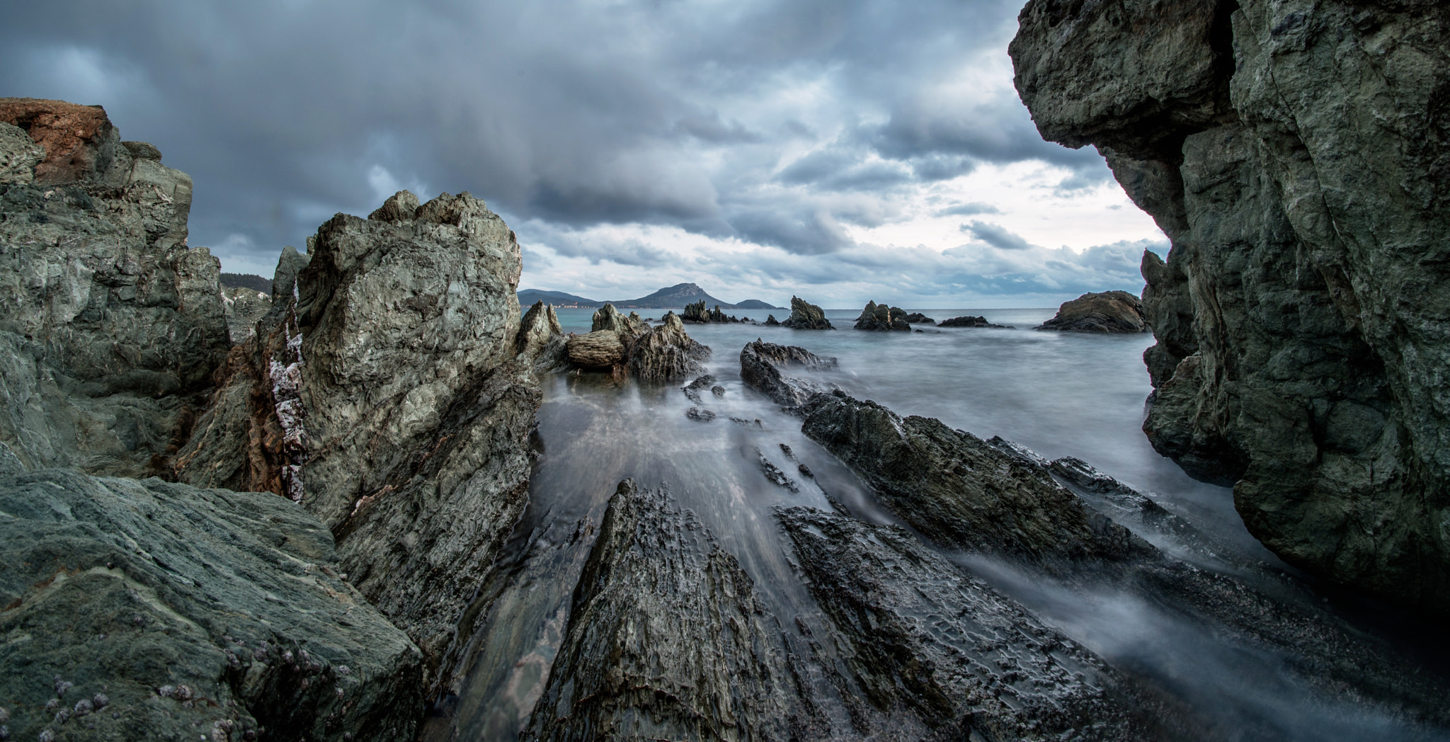 Samyang 12mm F2.8 ED AS NCS Fisheye sample photo. Wild rocks.... photography