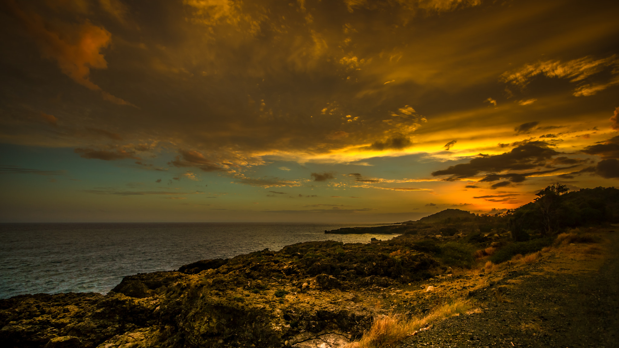 Sony Alpha DSLR-A850 + Sony Vario-Sonnar T* 16-35mm F2.8 ZA SSM sample photo. Cuban sunset photography