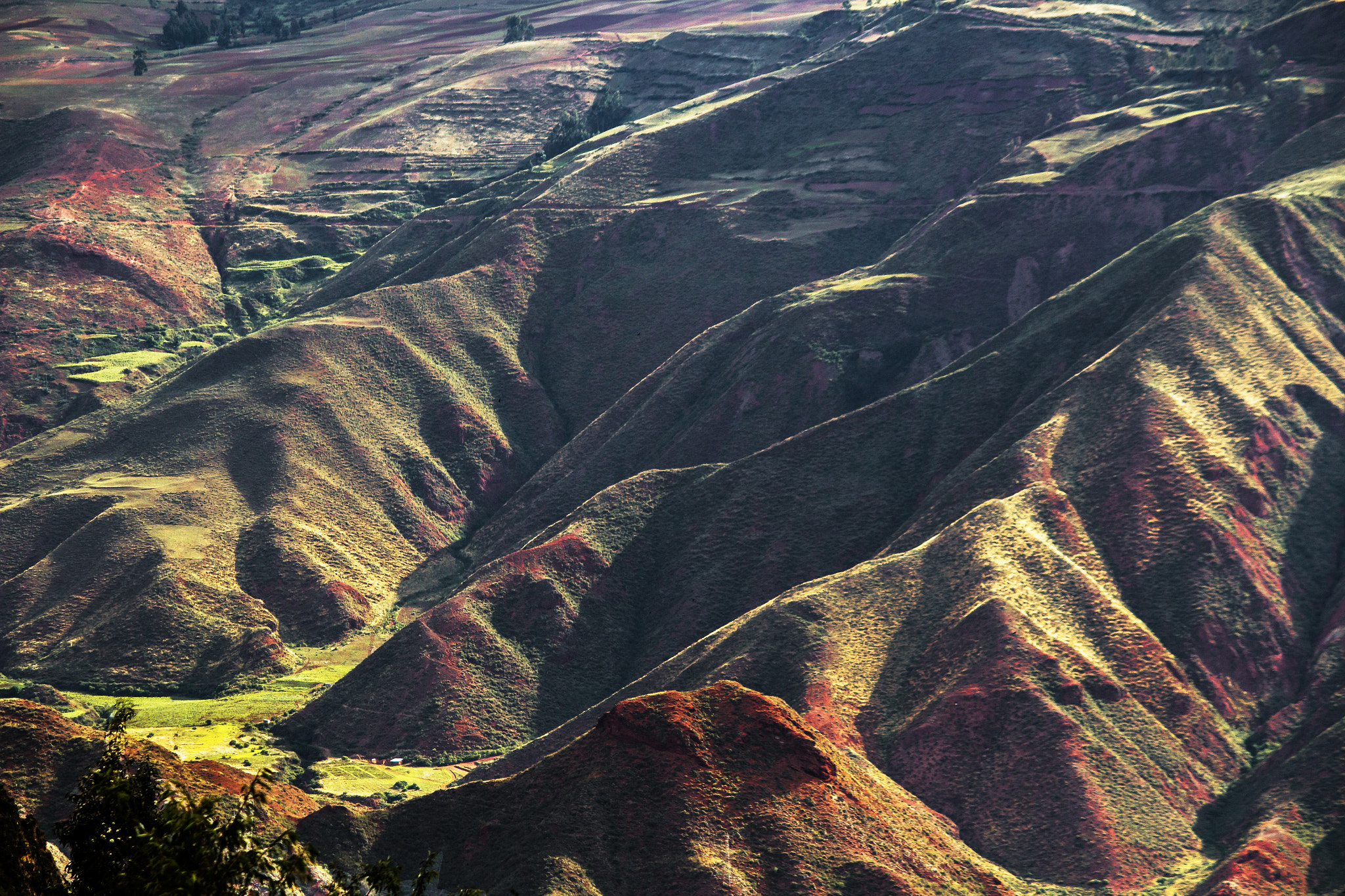Canon EF-S 55-250mm F4-5.6 IS sample photo. Red mountain in urubamba photography
