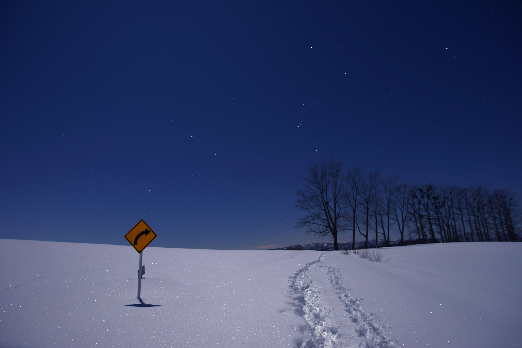 Sony a7 II + Sony DT 50mm F1.8 SAM sample photo. Silent road. photography