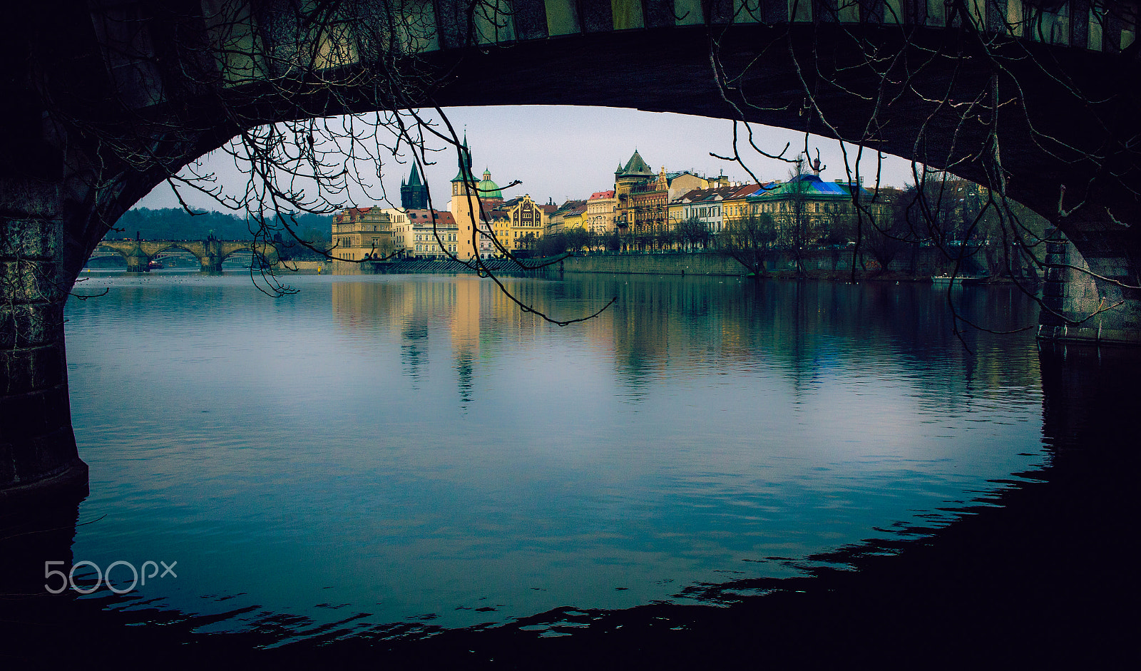 Canon EF-S 24mm F2.8 STM sample photo. Sob a ponte photography