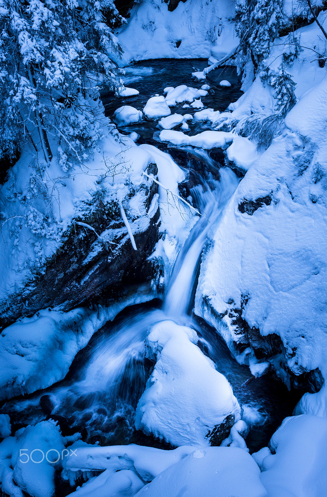 Canon EF-S 24mm F2.8 STM sample photo. Rio congelado photography