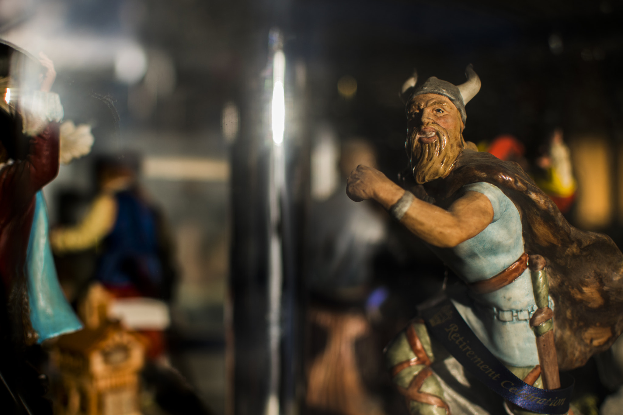 Nikon D500 + Nikon AF-S DX Nikkor 35mm F1.8G sample photo. Viking in the window. windsor, on. photography