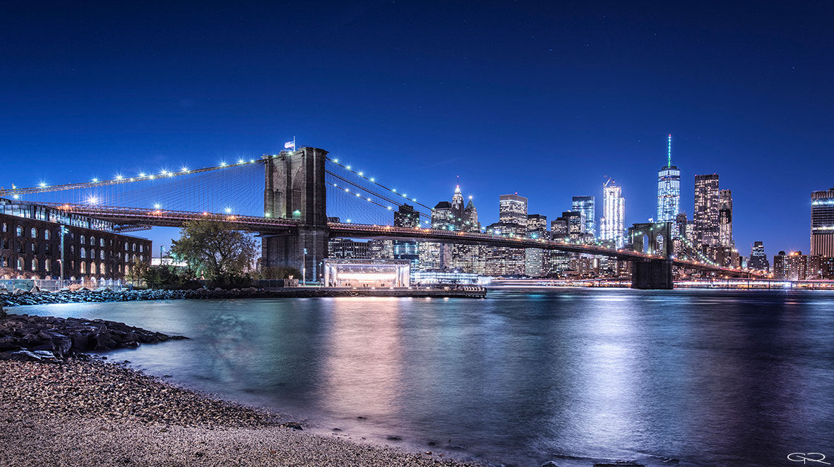 Nikon AF-S Nikkor 17-35mm F2.8D ED-IF sample photo. Brooklyn bridge photography