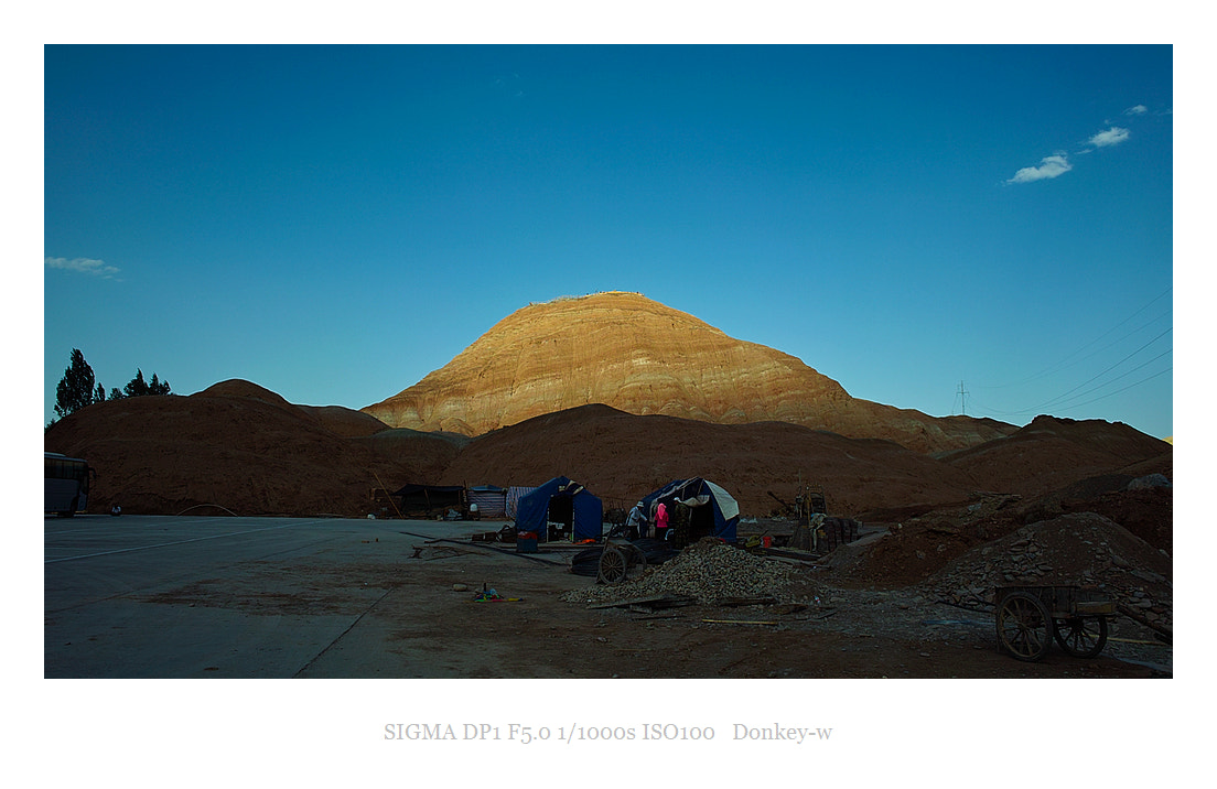 Sigma DP1 sample photo. The zhangye danxia landform photography