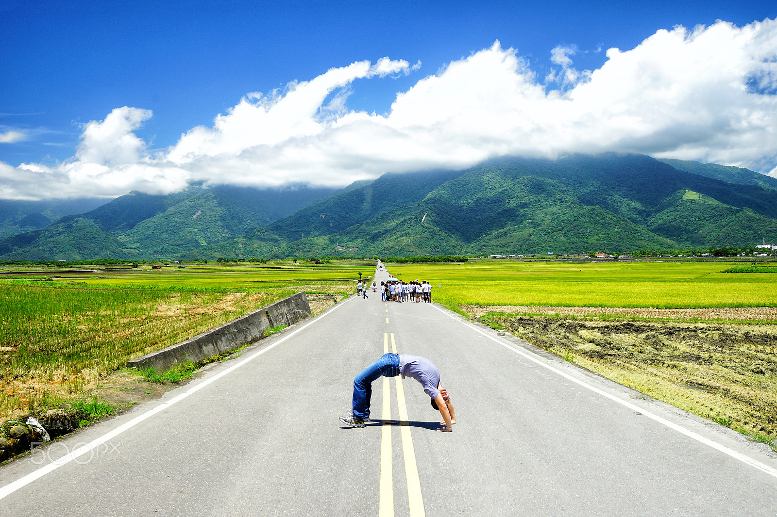 Sony a99 II + Sony Vario-Sonnar T* 16-35mm F2.8 ZA SSM sample photo. Yoga king photography