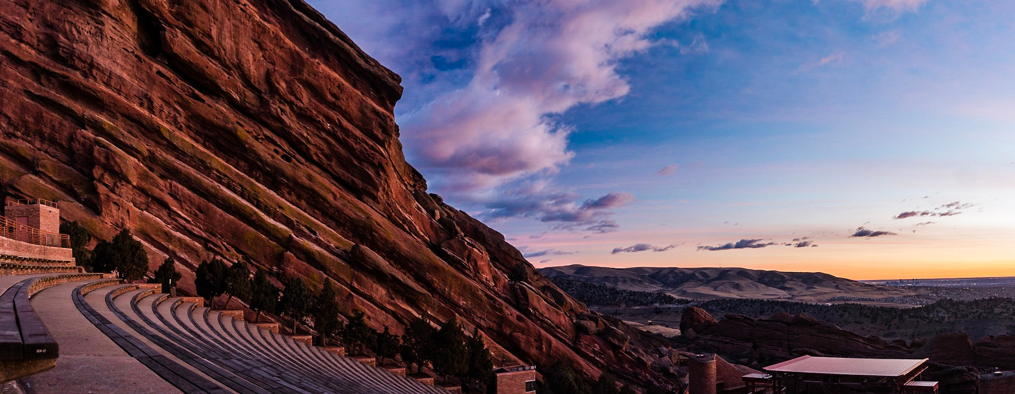 Sony a6300 + Sony Vario Tessar T* FE 24-70mm F4 ZA OSS sample photo. Red rocks amphitheater at dawn photography