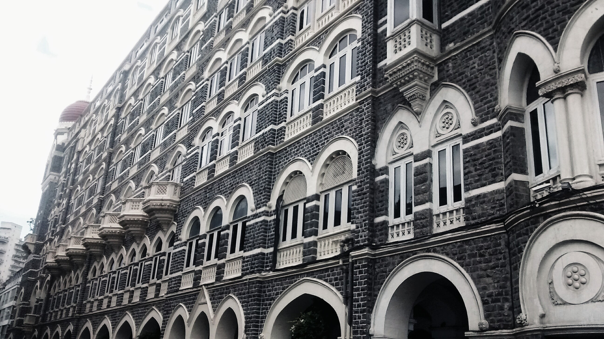 Motorola Moto E (1st Gen) sample photo. Hotel gateway of india photography