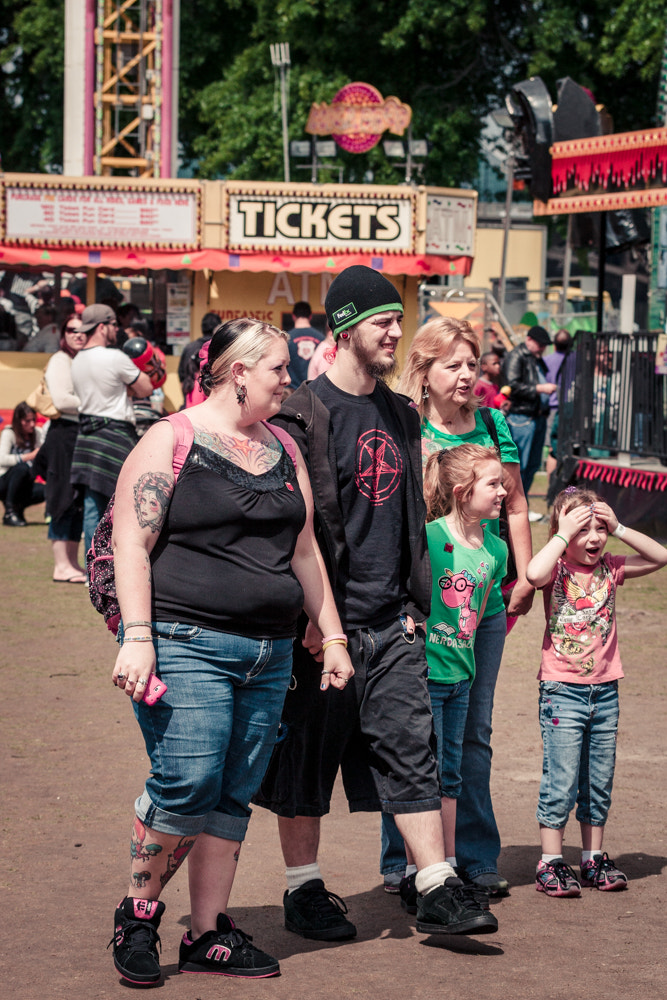 Canon EF 35-350mm F3.5-5.6L USM sample photo. Fun center photography