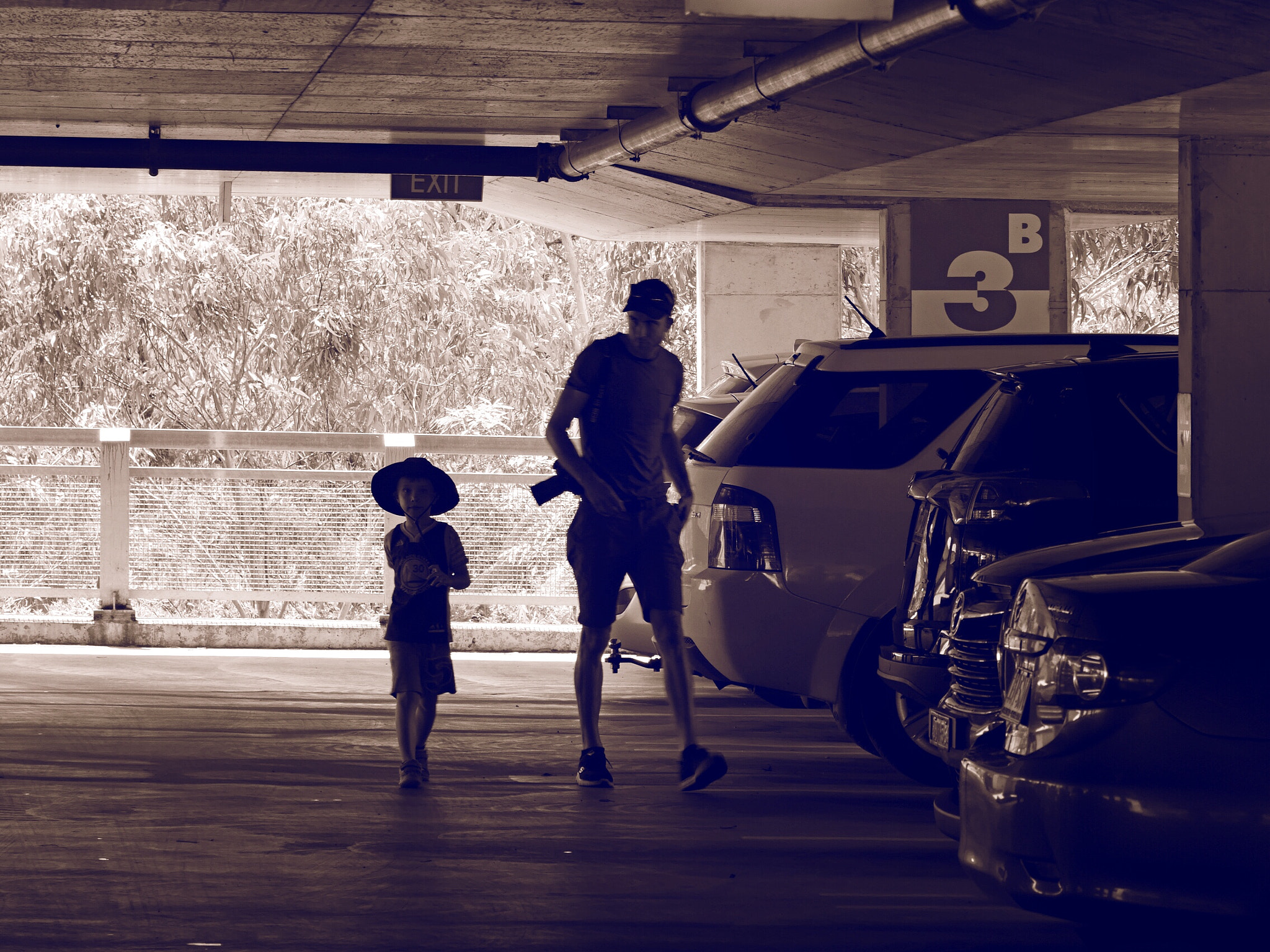 LUMIX G VARIO 35-100/F4.0-5.6 sample photo. Father & son in melbourne photography