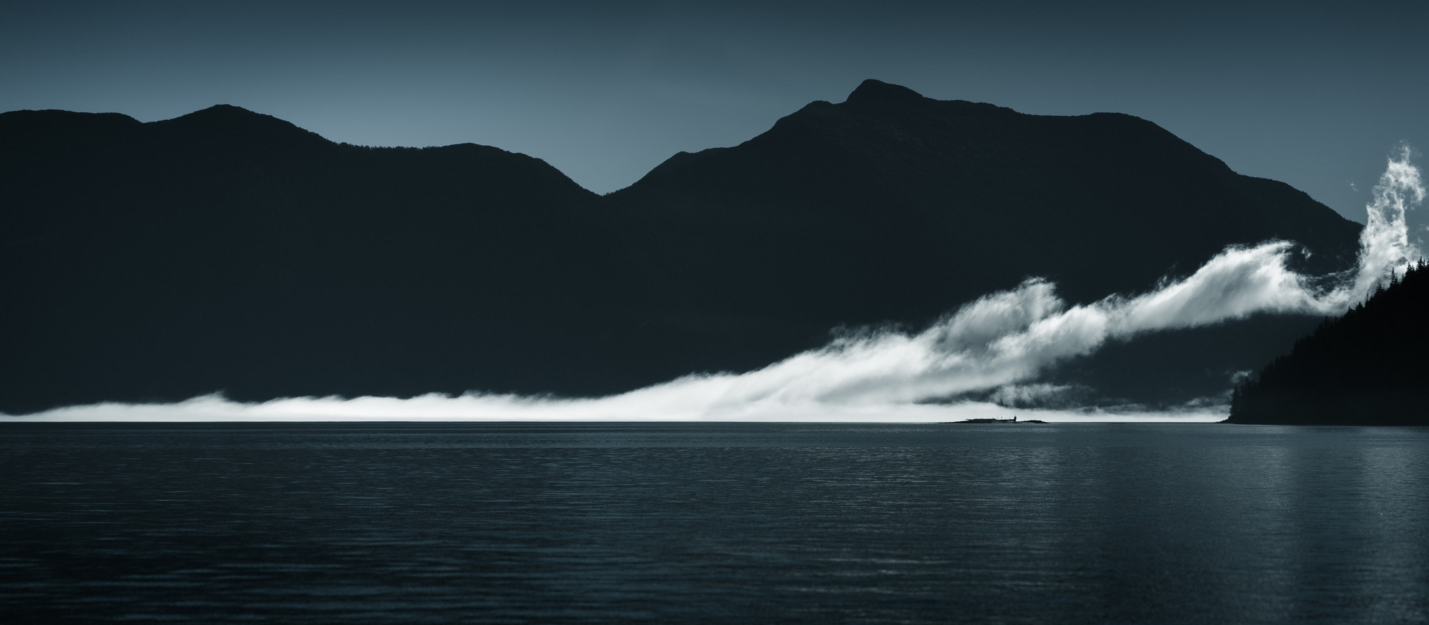 ZEISS Batis 85mm F1.8 sample photo. The long cloud photography
