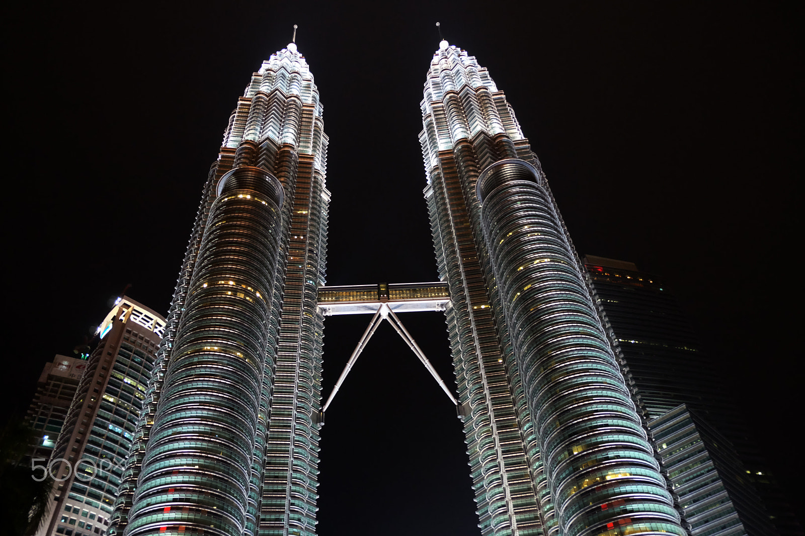 Fujifilm X-A2 + Fujifilm XF 18-55mm F2.8-4 R LM OIS sample photo. Klcc tower malaysia photography