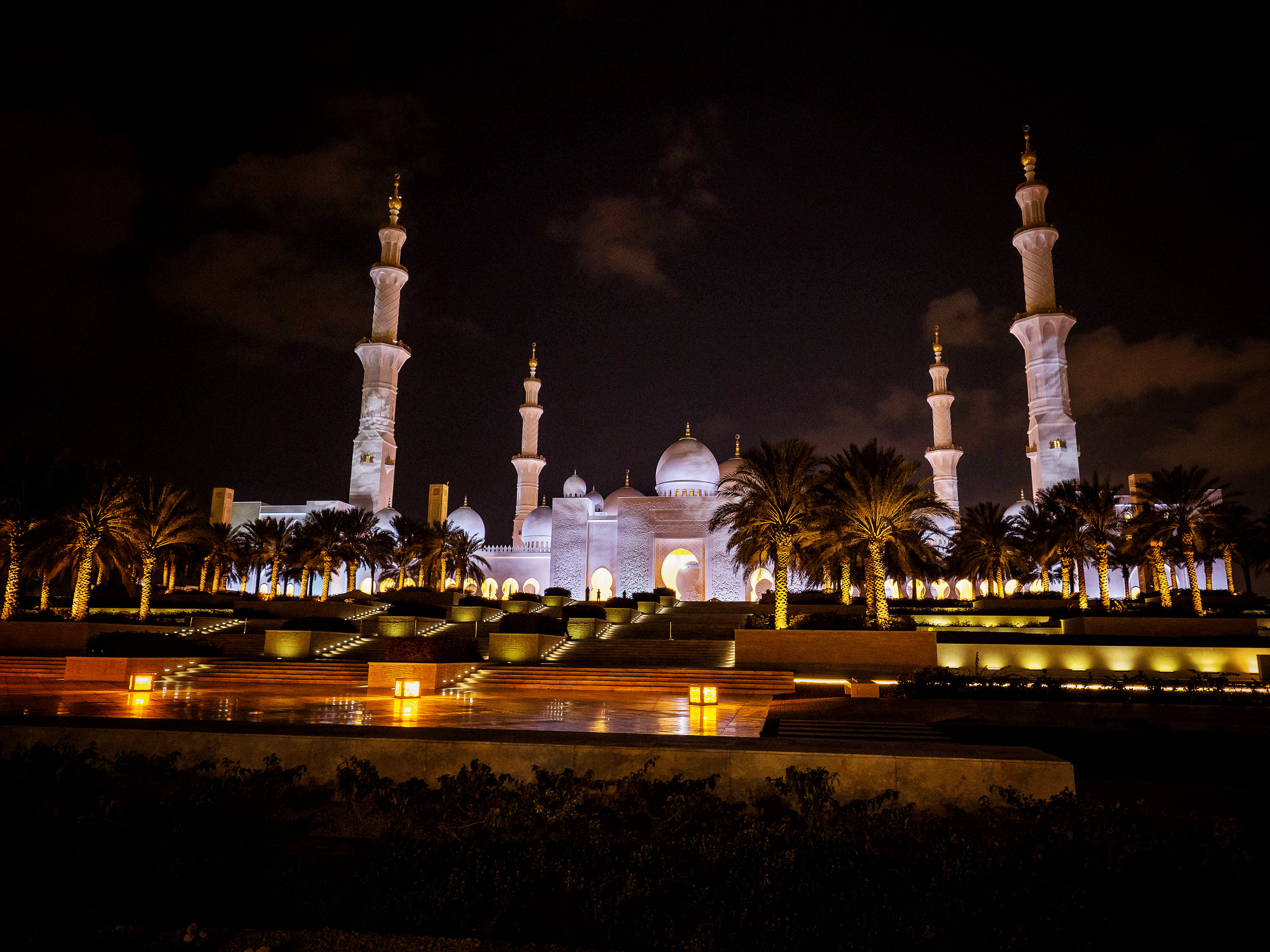 Olympus OM-D E-M1 Mark II + Olympus M.Zuiko Digital ED 7-14mm F2.8 PRO sample photo. Sheikh zayed grand mosque photography