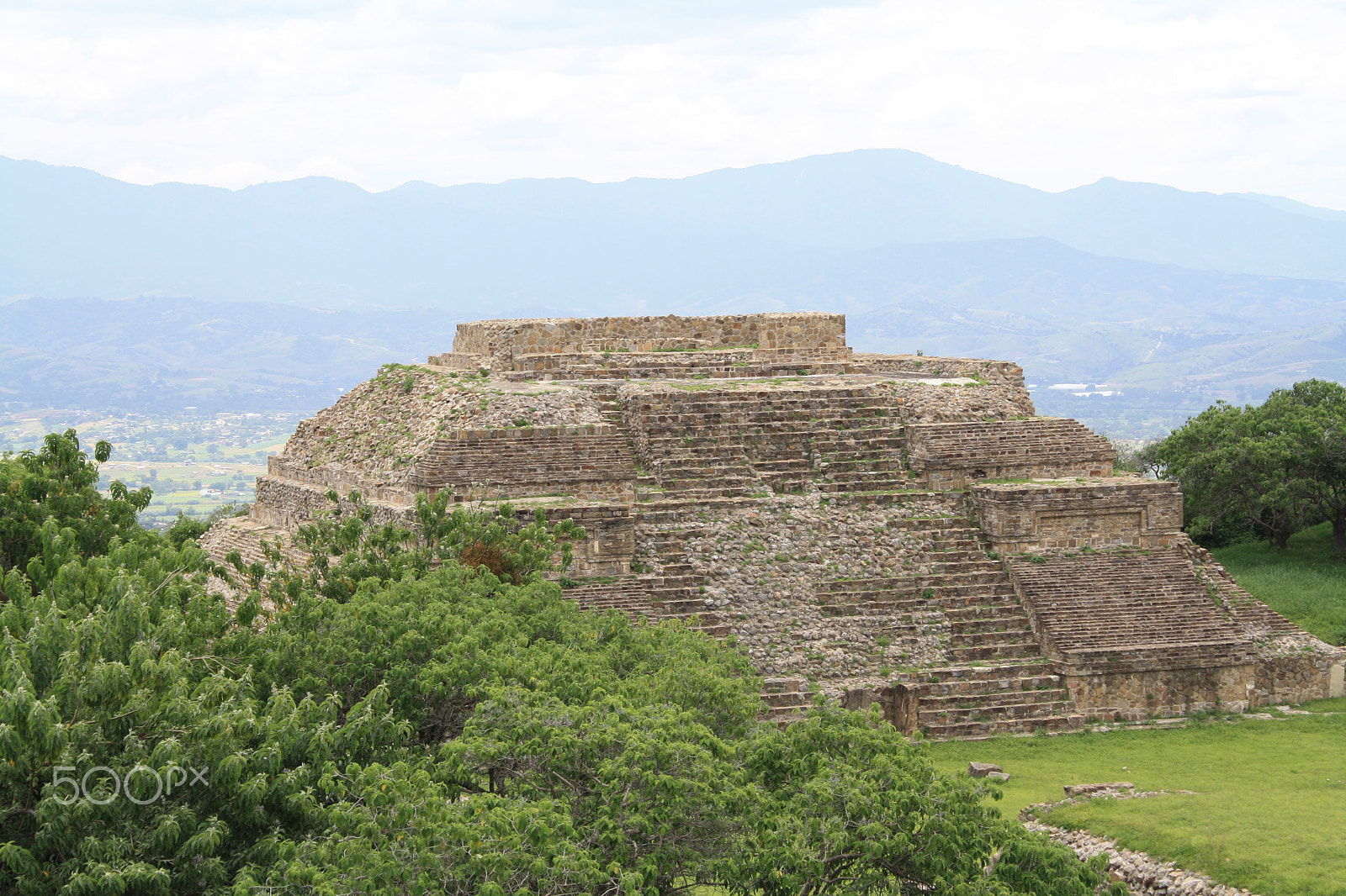 Canon EOS 1000D (EOS Digital Rebel XS / EOS Kiss F) sample photo. Monte albán photography