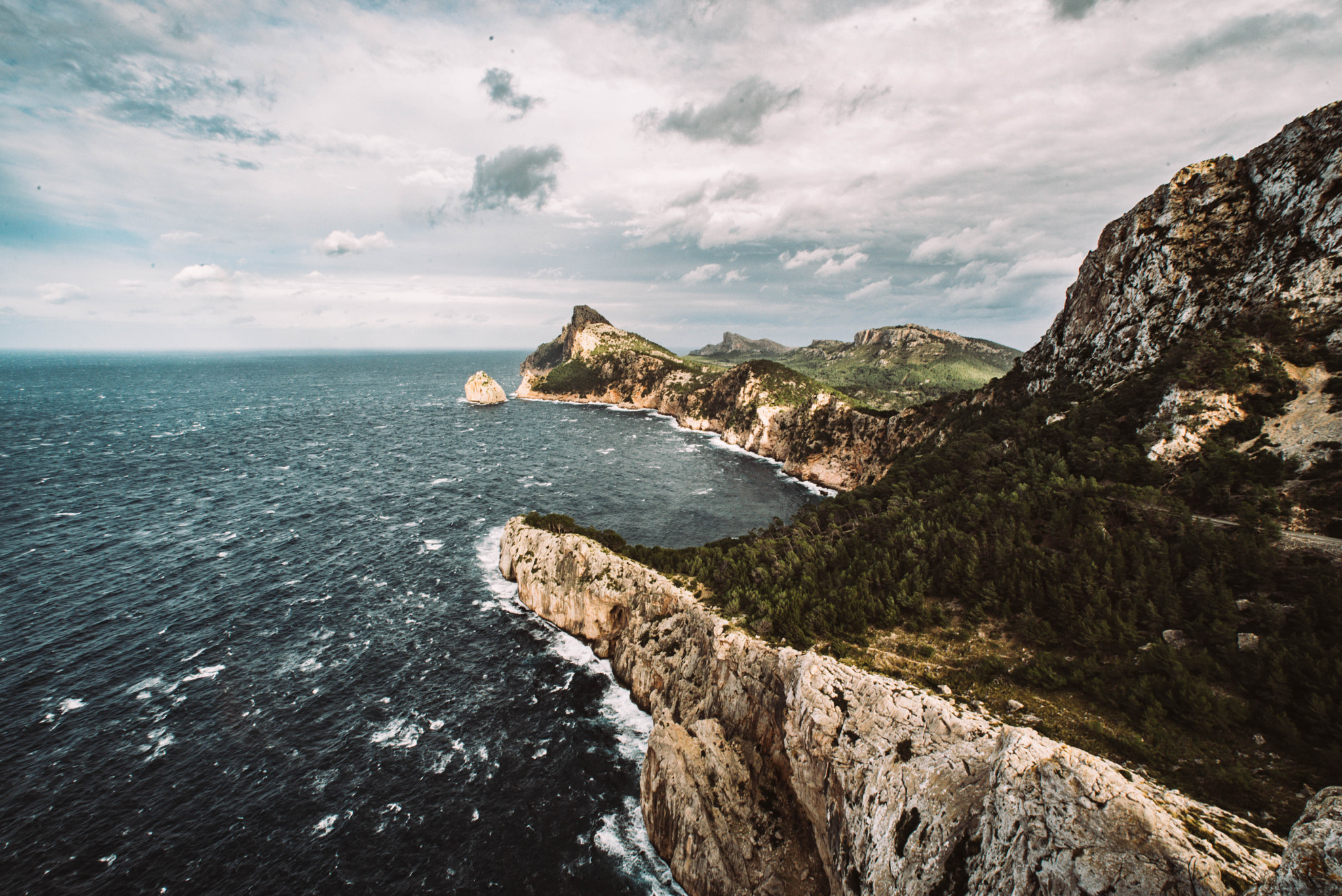 Sigma 14mm F2.8 EX Aspherical HSM sample photo. The land before time ii photography