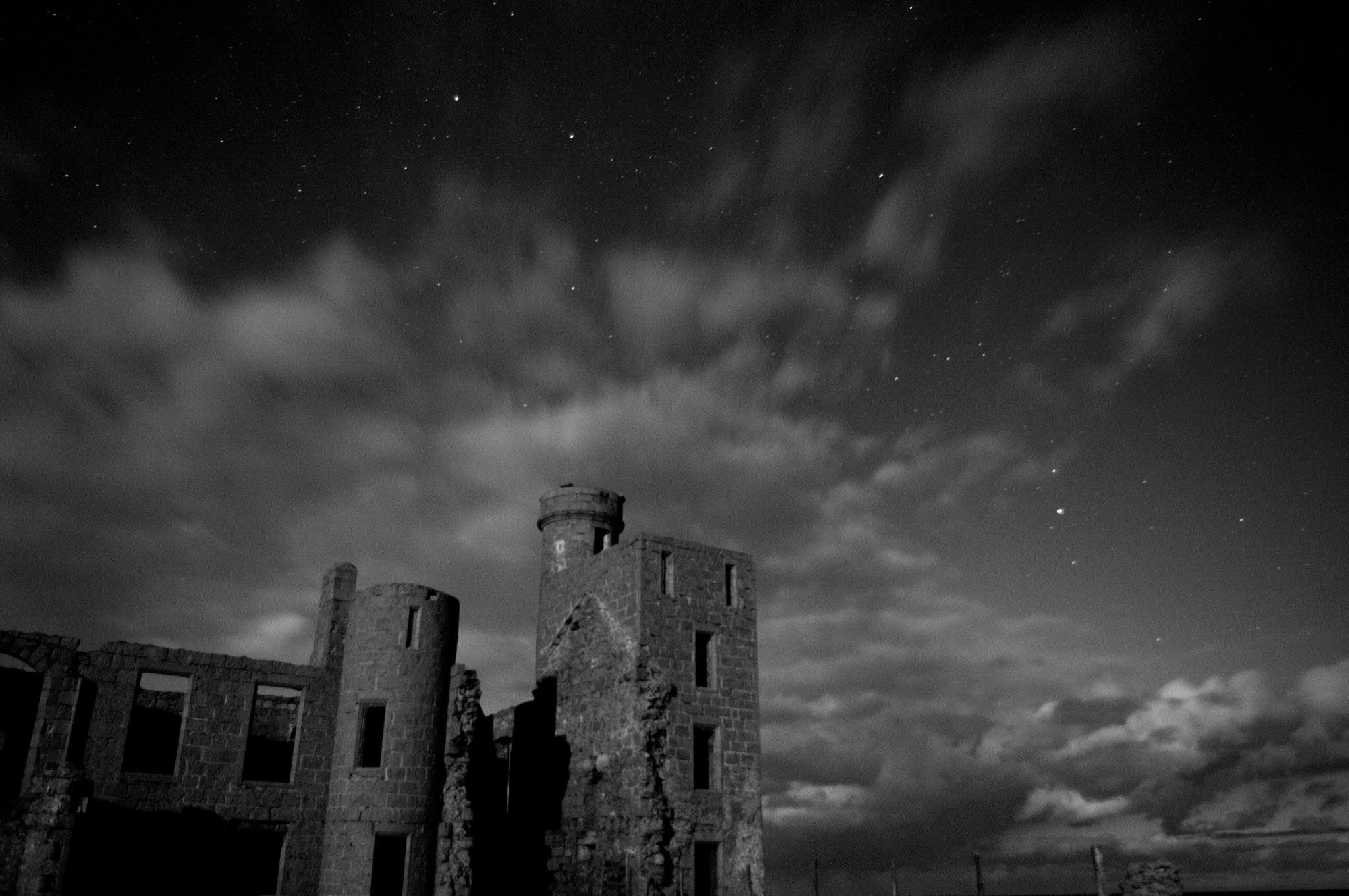 Samsung GX-20 sample photo. Starry starry morning. slains castle photography