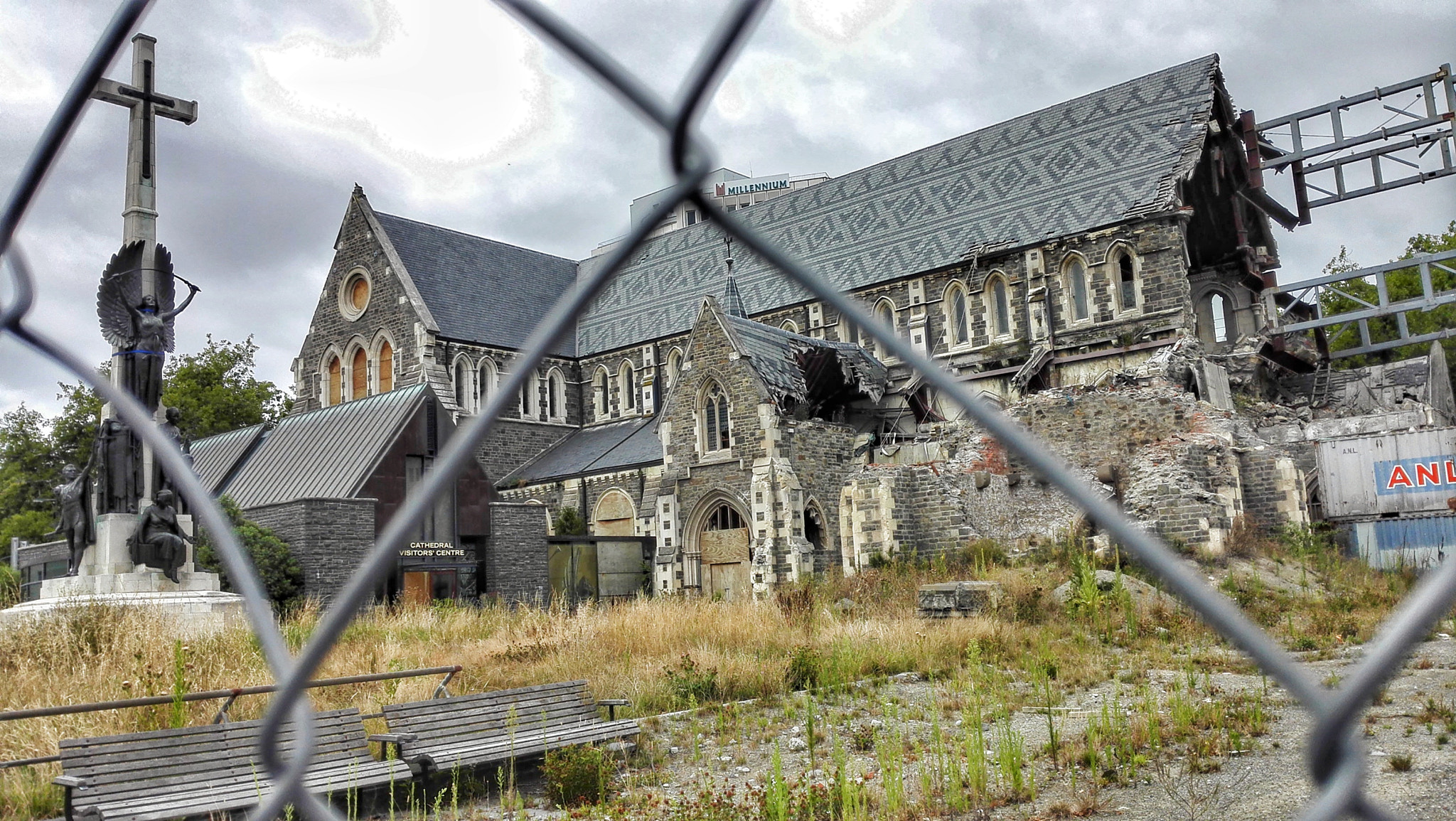 HUAWEI H60-L11 sample photo. Christchurch cathedral photography