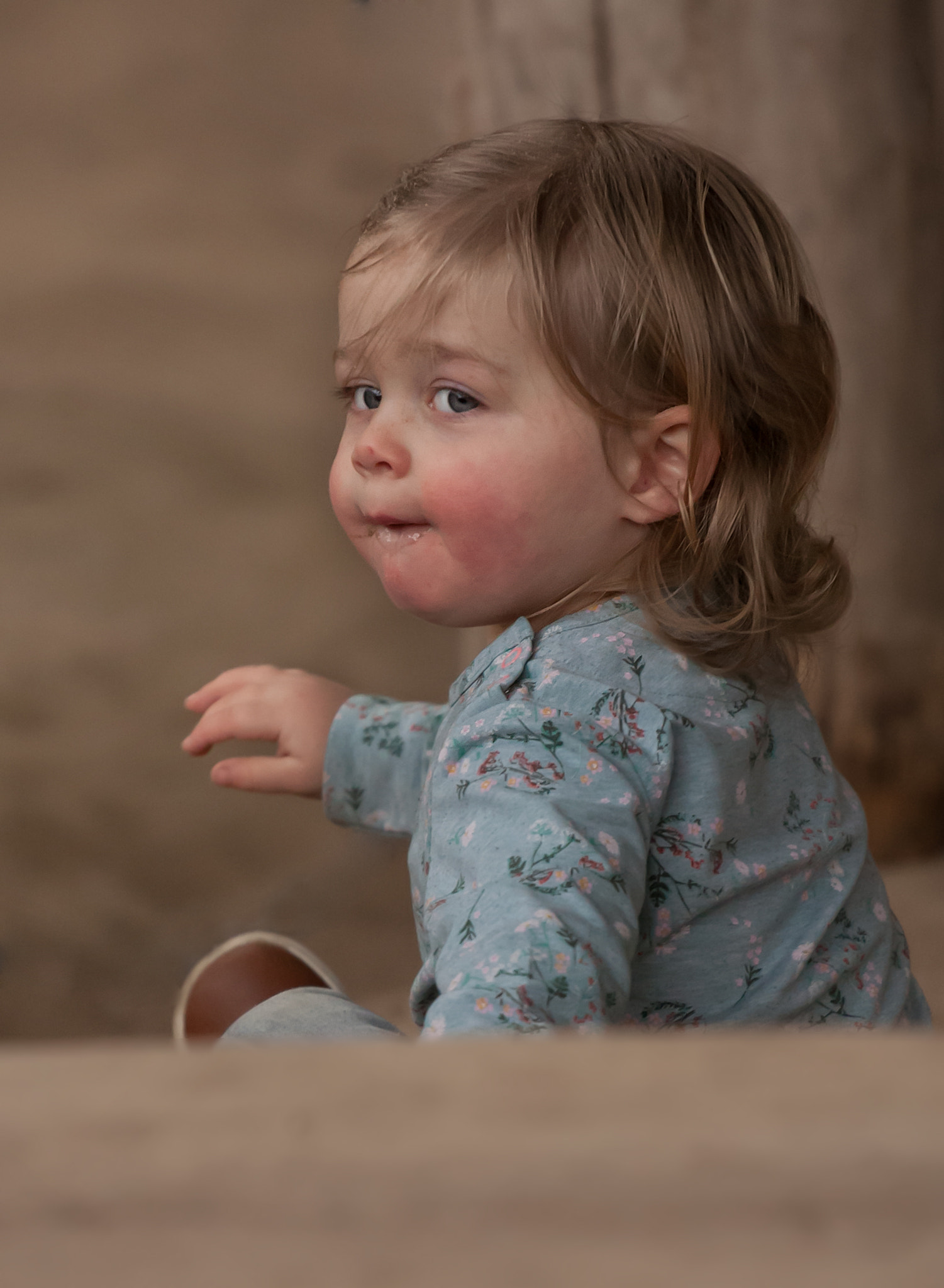 Canon EOS 50D + Canon EF 70-200mm F4L USM sample photo. Little princess playing in the sand photography