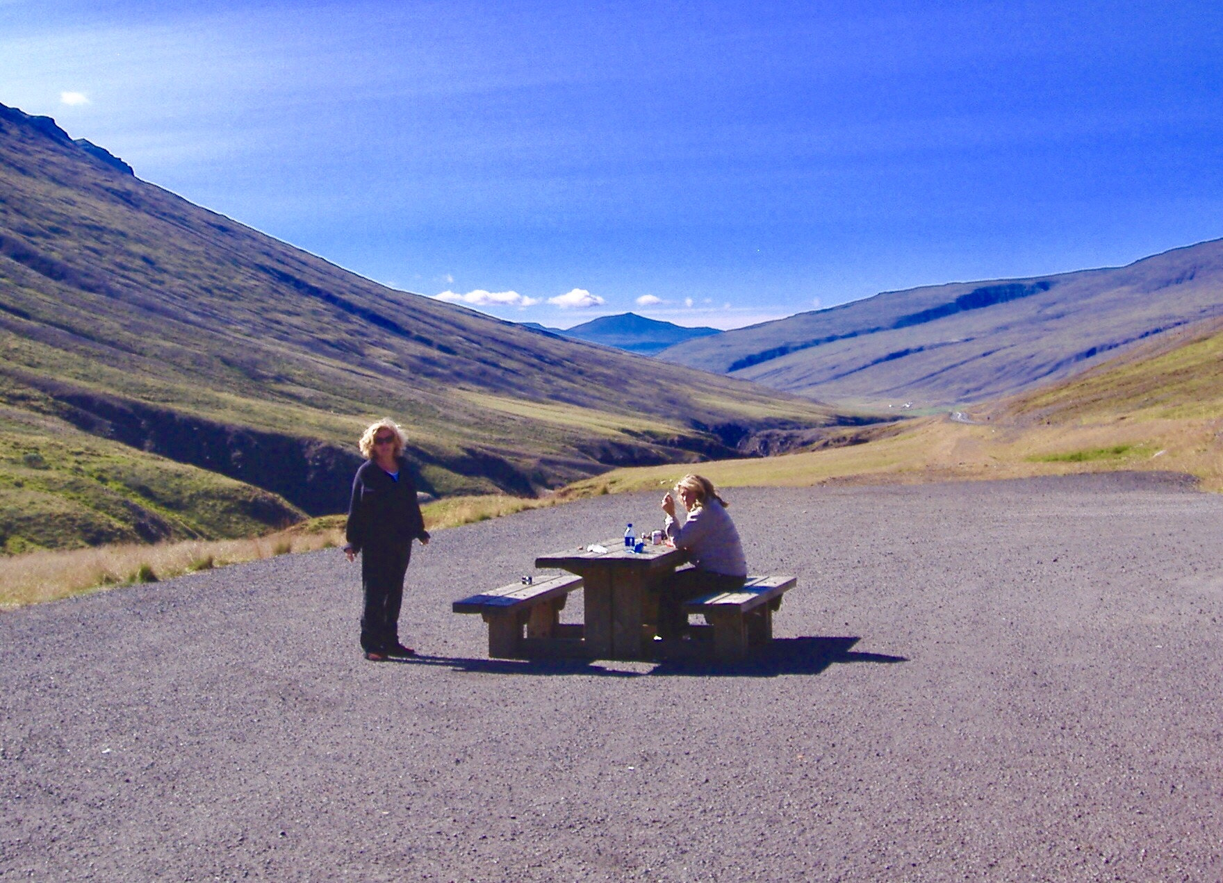 Fujifilm FinePix A345 sample photo. Picnic in the nowhere photography