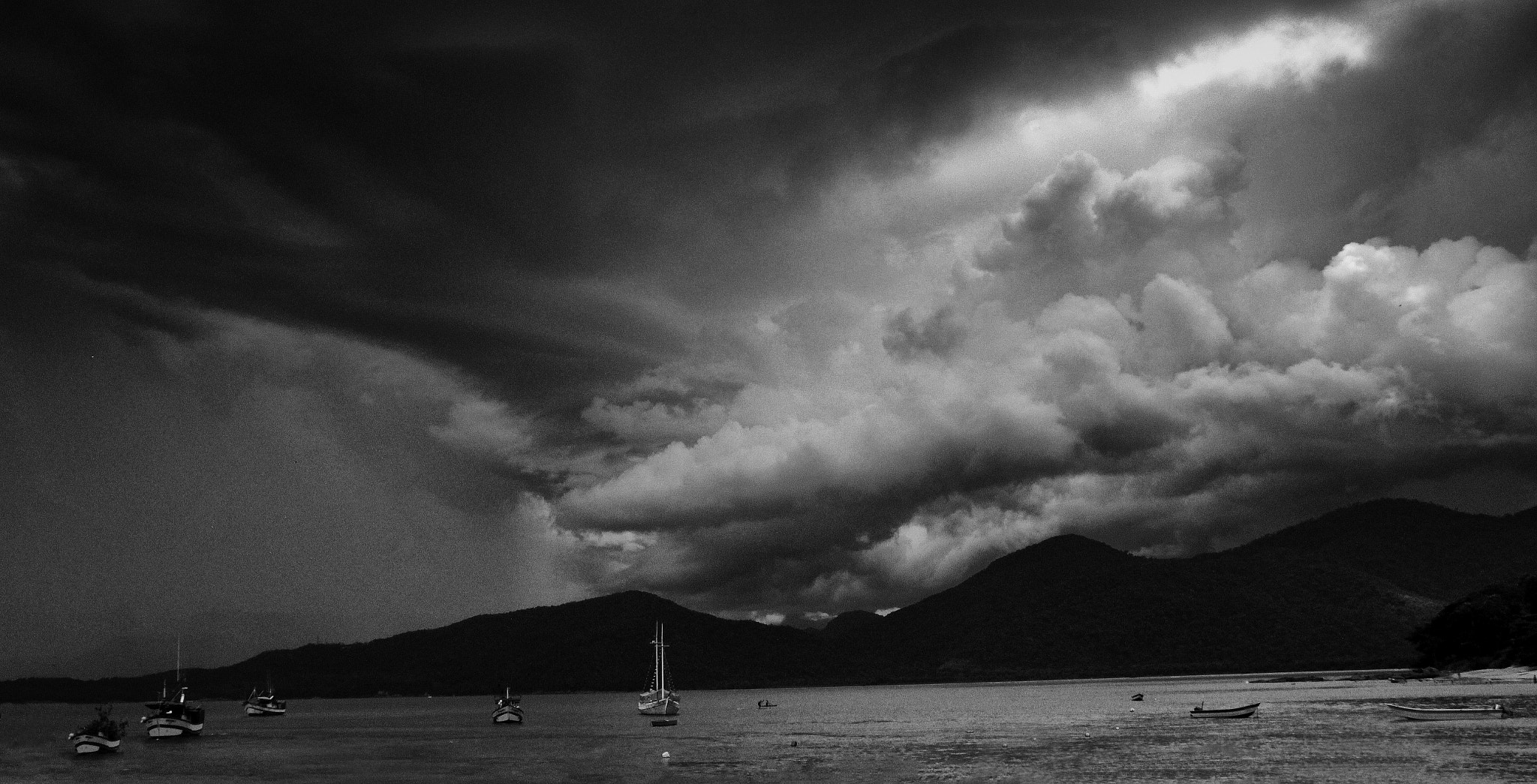 Sigma 18-250mm F3.5-6.3 DC OS HSM sample photo. Raining day in picinguaba village  photography