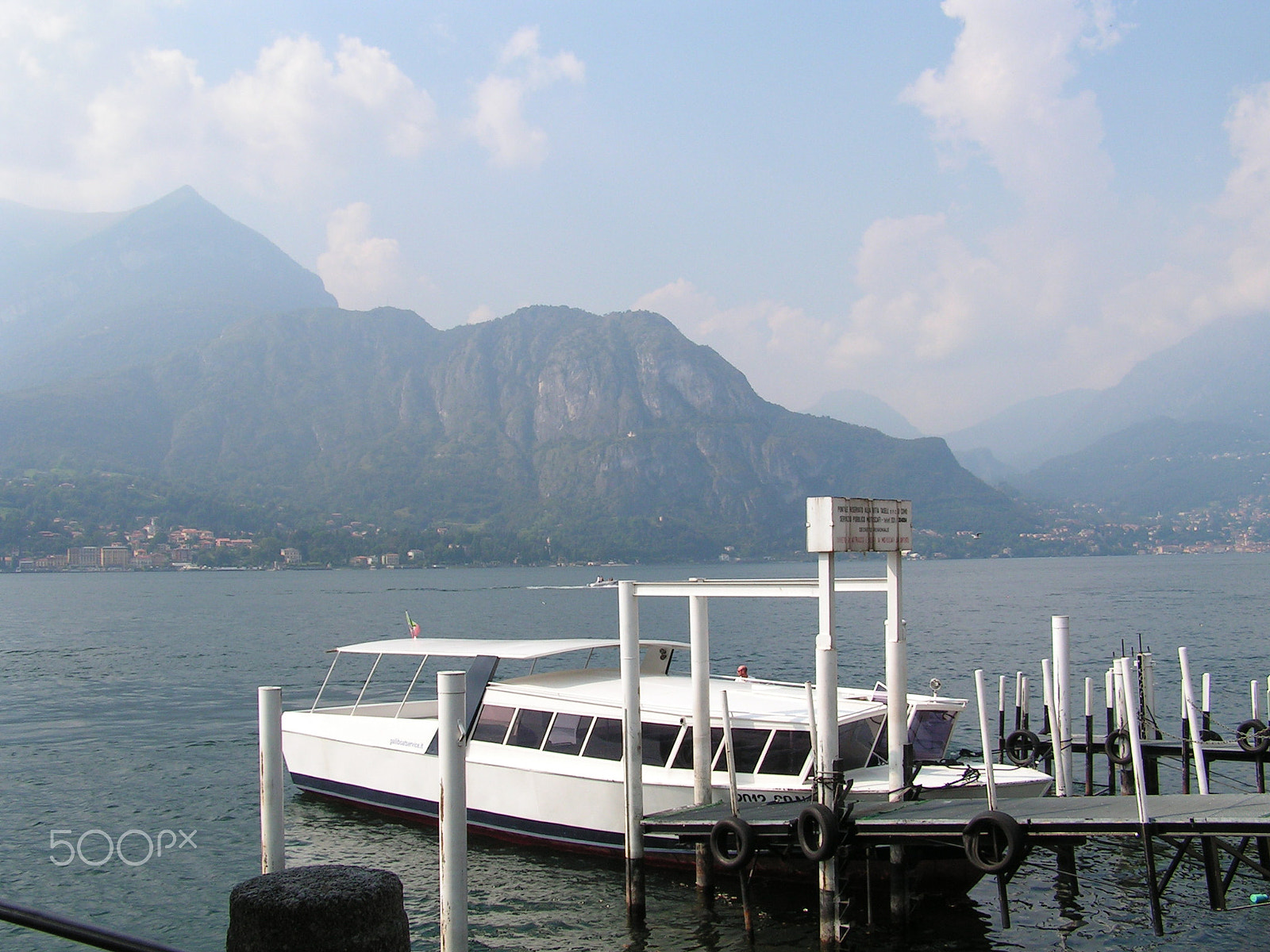 KONICA MINOLTA DiMAGE Z2 sample photo. Jetty on the lake photography
