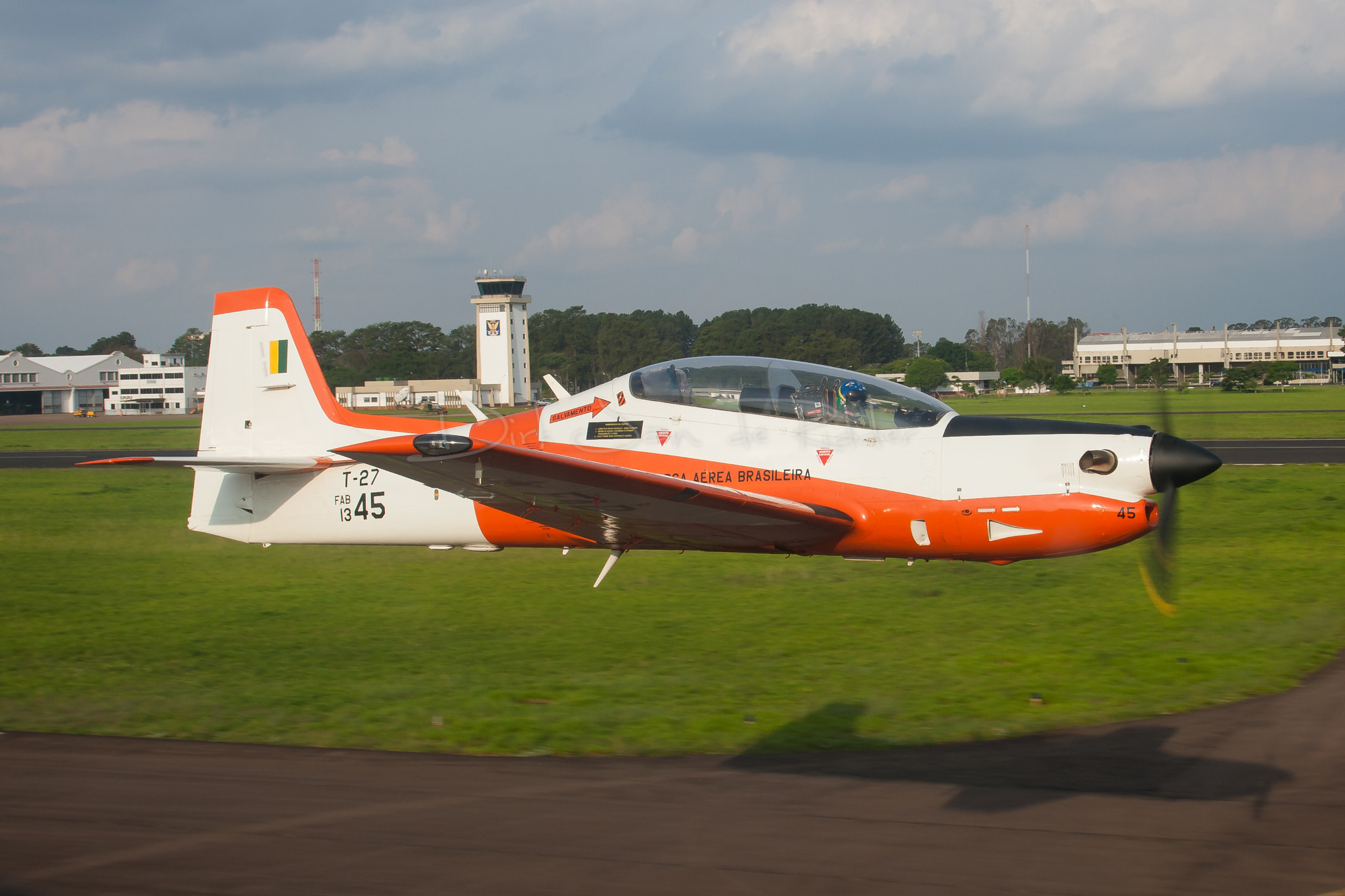 Canon EOS-1D Mark III + Canon EF 24-105mm F4L IS USM sample photo. Brazilian air force t-27 tucano 1345 photography