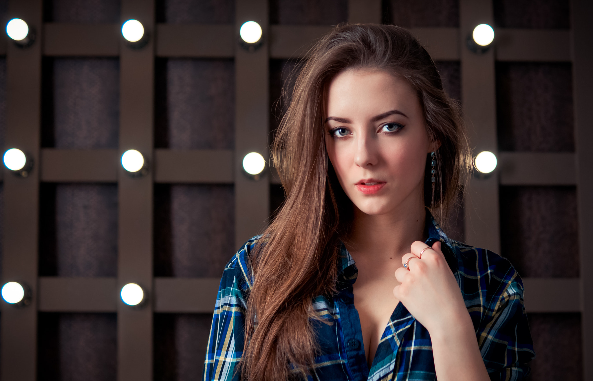Sony DT 35mm F1.8 SAM sample photo. Lamp girl photography