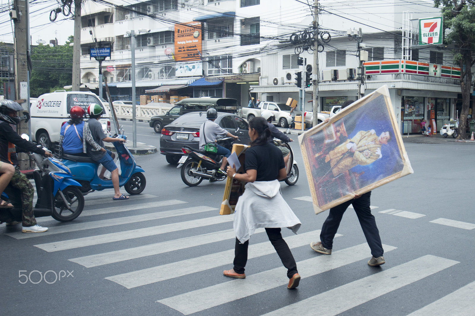 Nikon D800 + Sigma 17-35mm F2.8-4 EX DG  Aspherical HSM sample photo. Thailand bangkok king vajiralongkorn photography