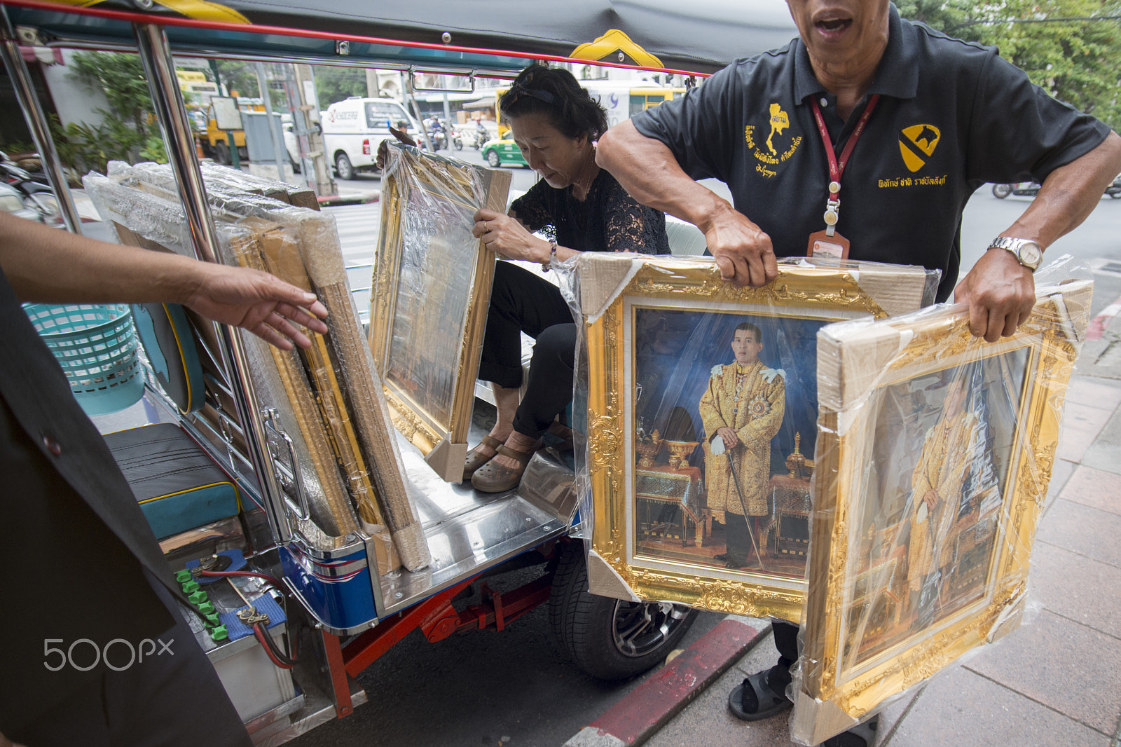 Nikon D800 + Sigma 17-35mm F2.8-4 EX DG  Aspherical HSM sample photo. Thailand bangkok king vajiralongkorn photography