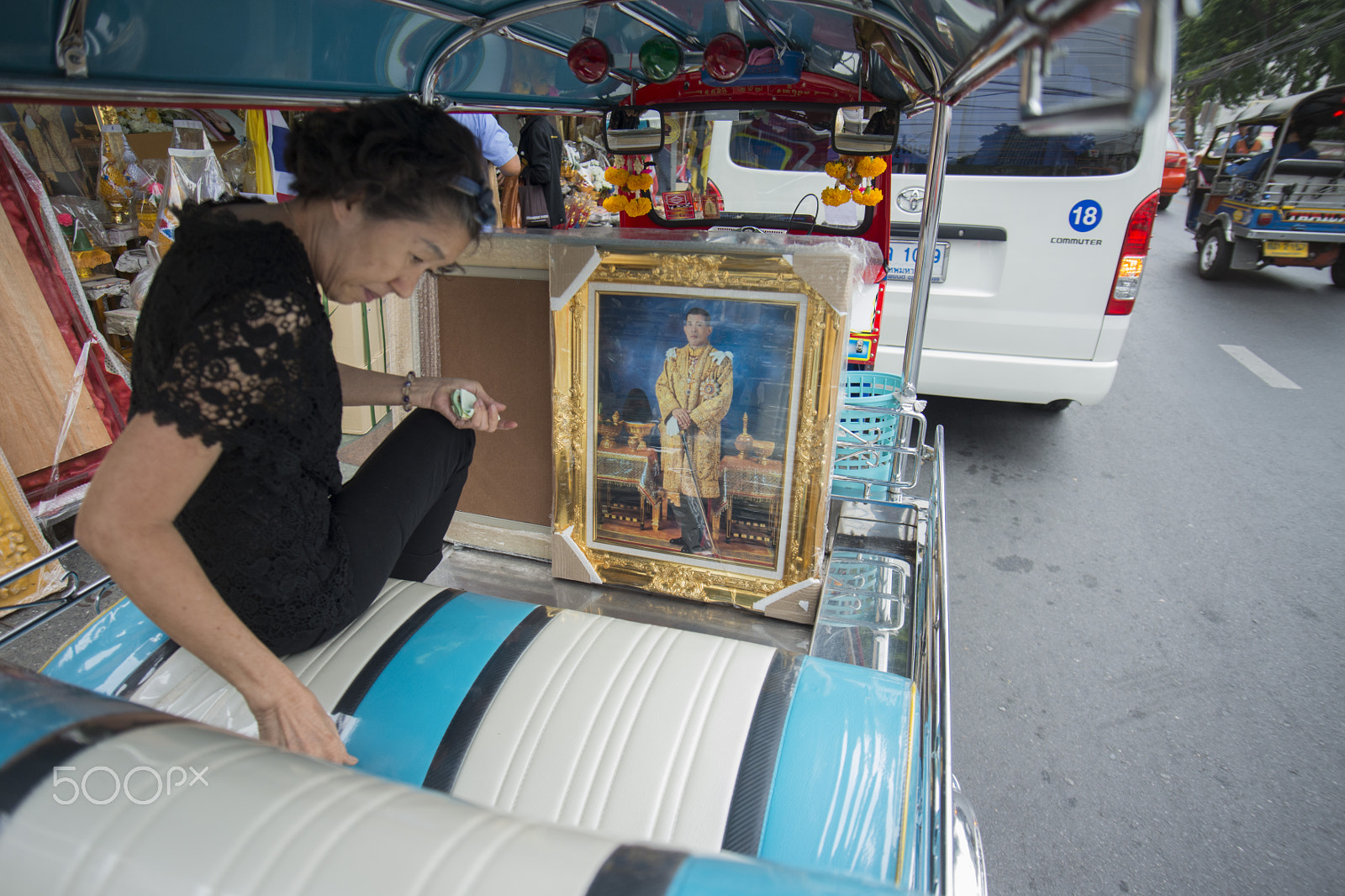 Nikon D800 + Sigma 17-35mm F2.8-4 EX DG  Aspherical HSM sample photo. Thailand bangkok king vajiralongkorn photography