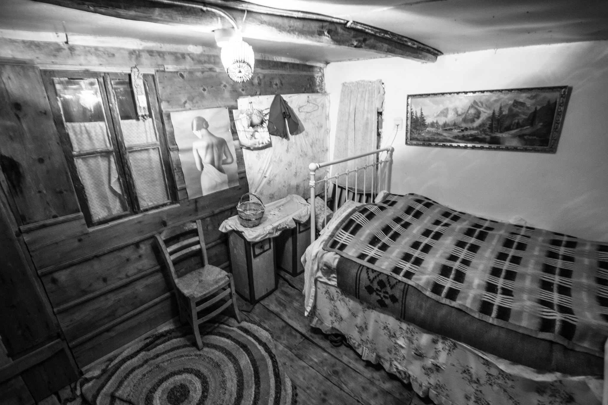 Sigma 10-20mm F3.5 EX DC HSM sample photo. Vineyard cabin b&w photography