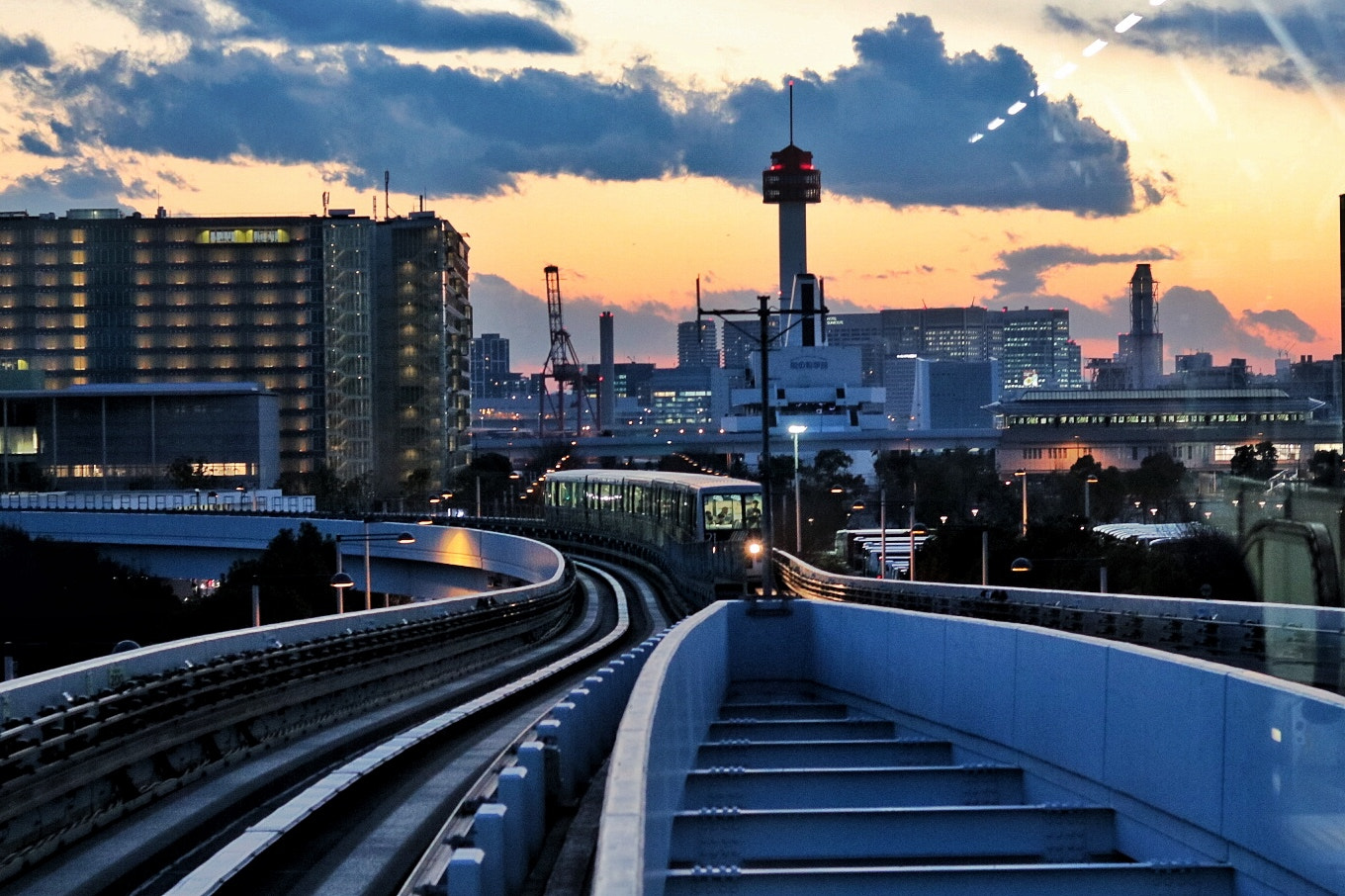 Canon EOS 760D (EOS Rebel T6s / EOS 8000D) sample photo. Aomi station, yurikamome line photography