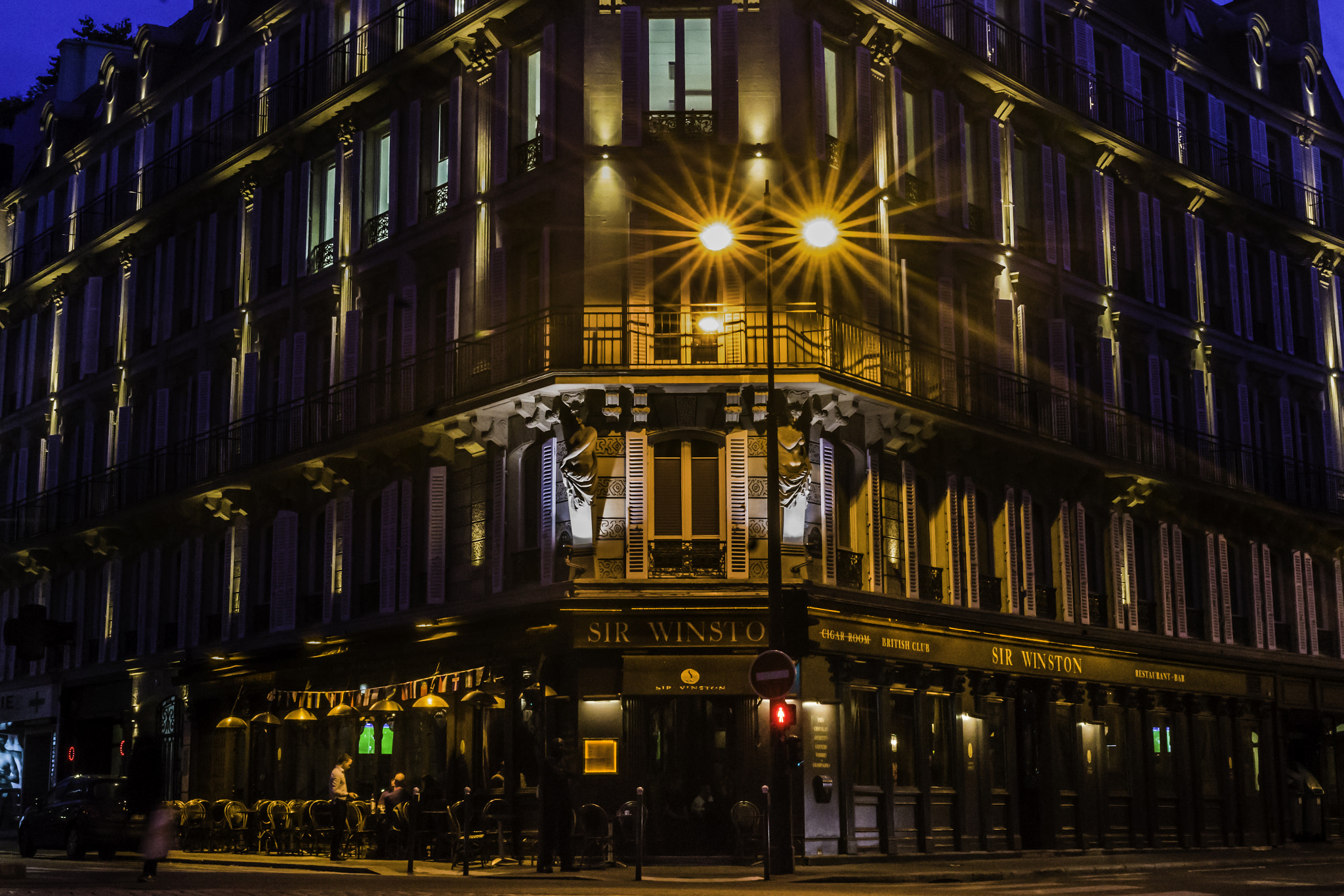 Canon EF 24-70mm F2.8L II USM sample photo. Sir winston pub - paris france photography
