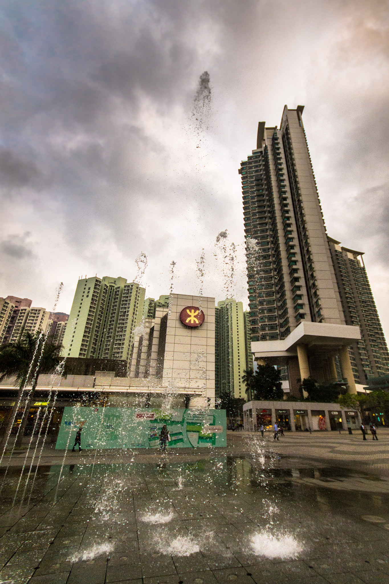 Sigma 10-20mm F4-5.6 EX DC HSM sample photo. Streets of hong kong photography