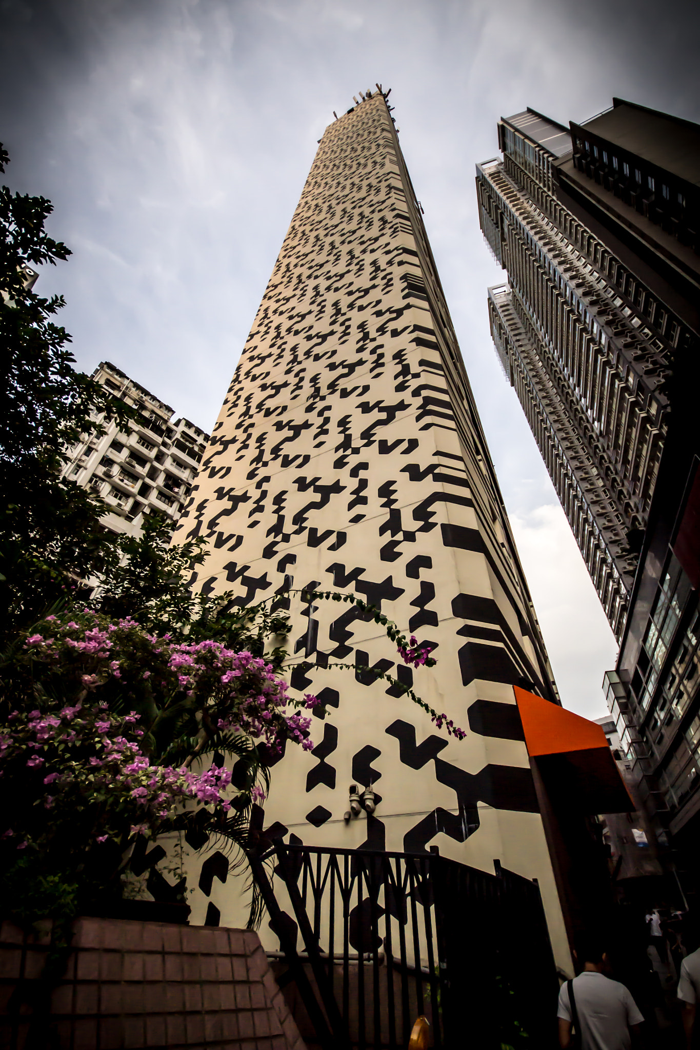 Sigma 10-20mm F4-5.6 EX DC HSM sample photo. Streets of hong kong photography