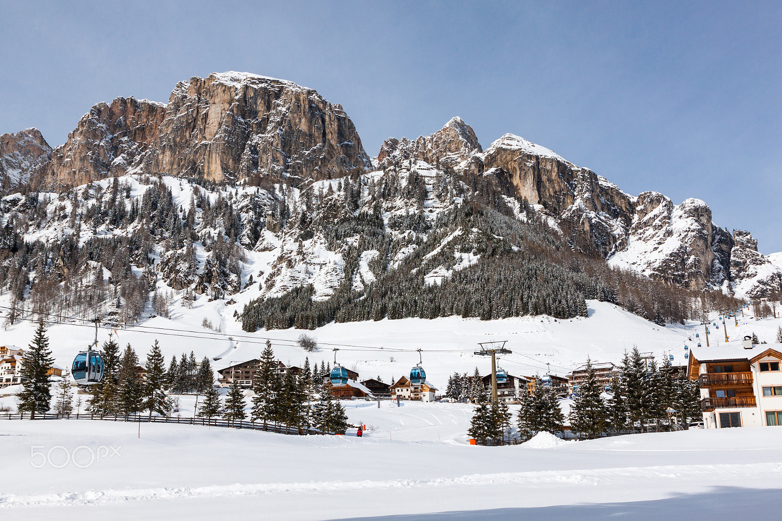 Canon EF-S 17-55mm F2.8 IS USM sample photo. Colfosco in winter photography