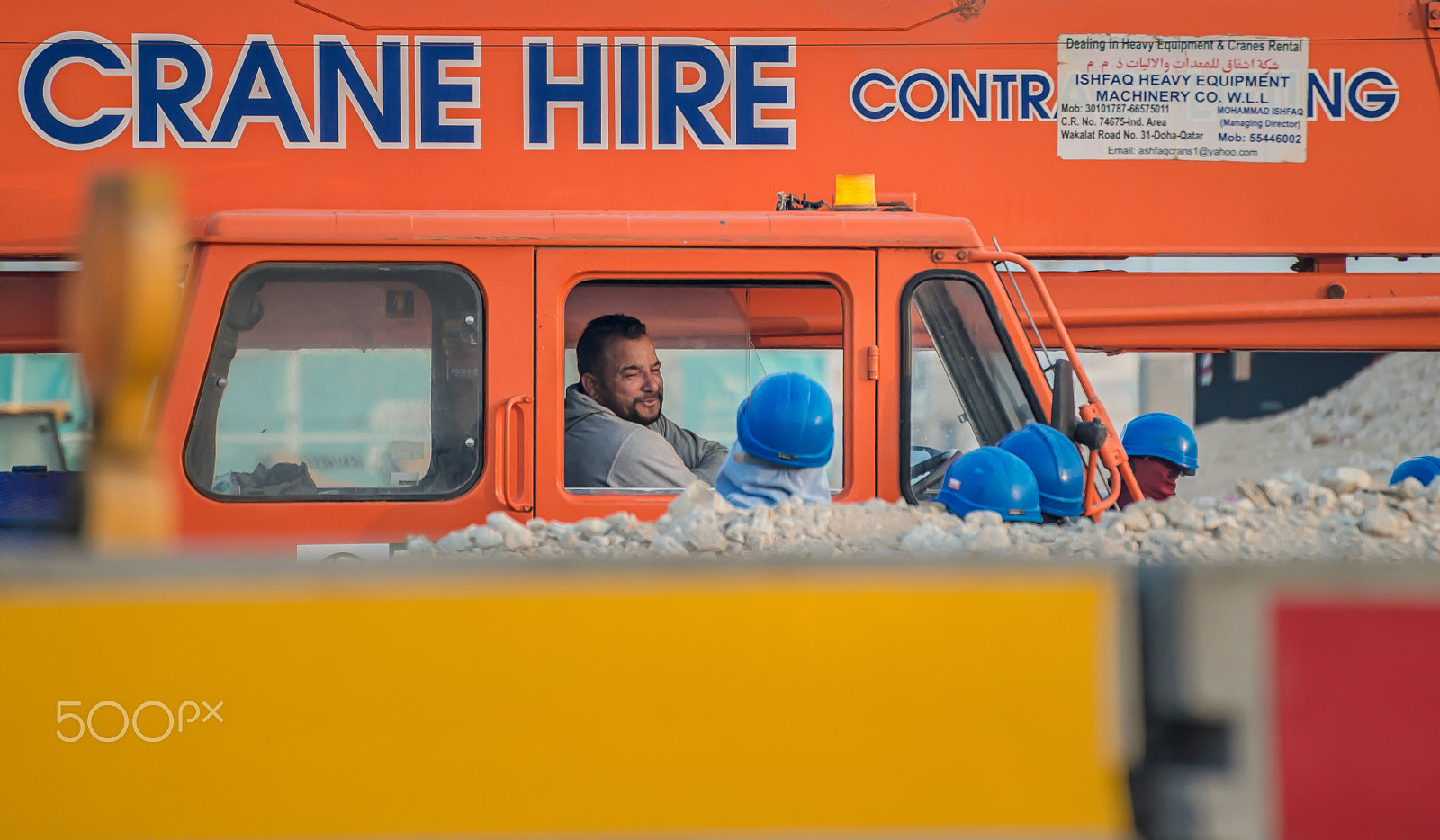 Nikon D800 sample photo. Friendly talks photography