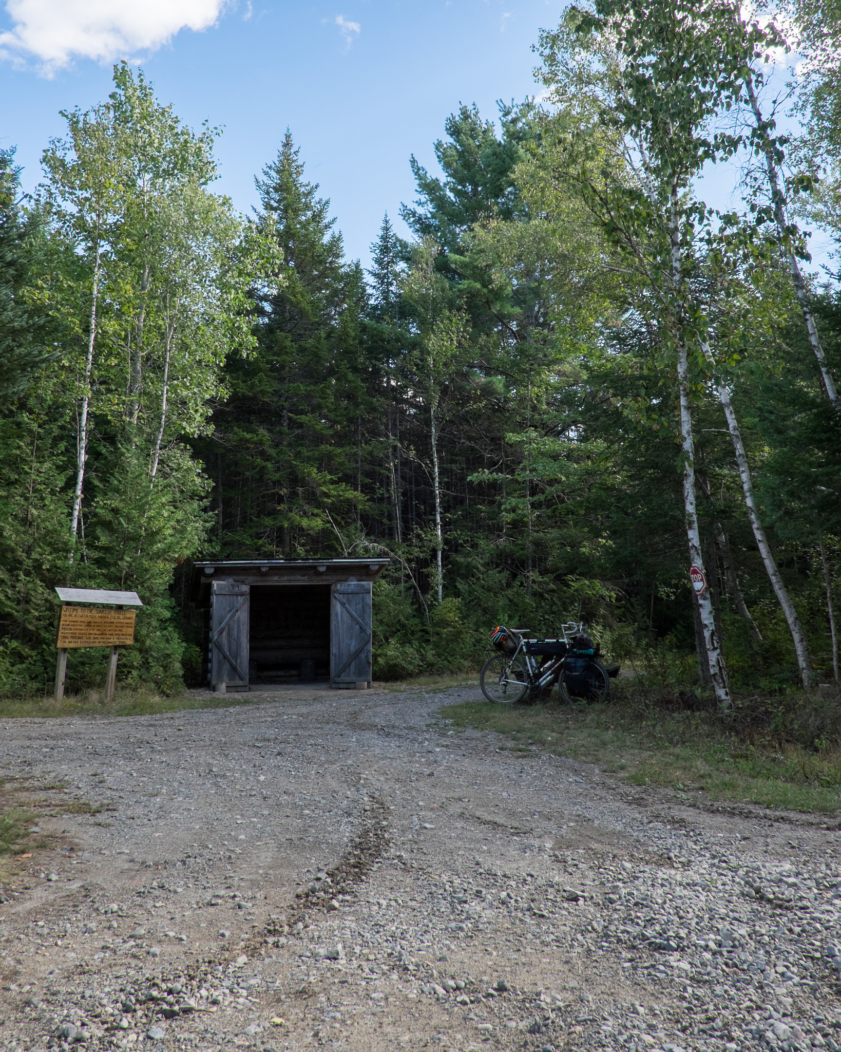 Fujifilm X-T1 + Fujifilm XF 18mm F2 R sample photo. Sunshine trail photography