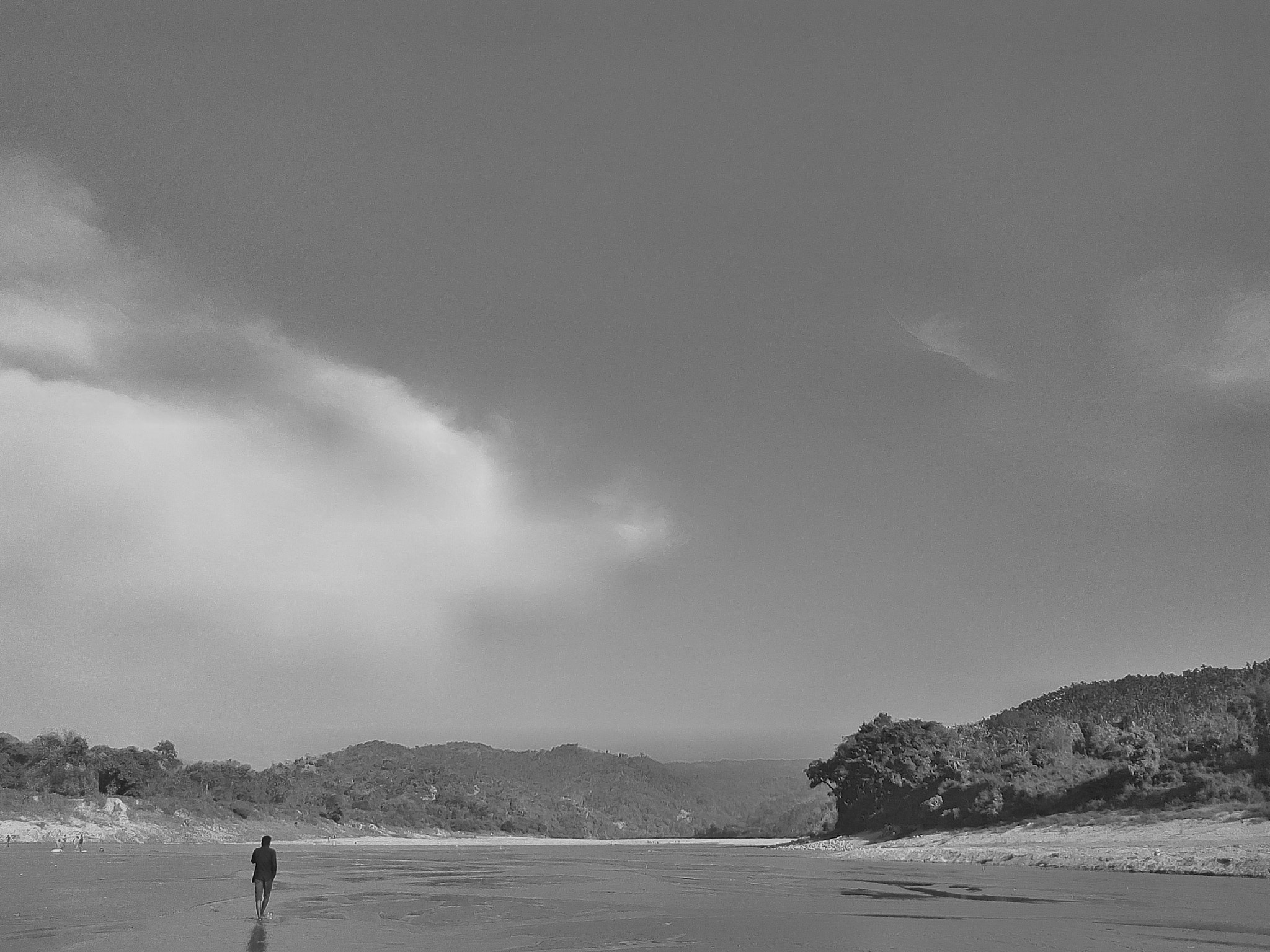 Symphony i10 sample photo. Alone photography