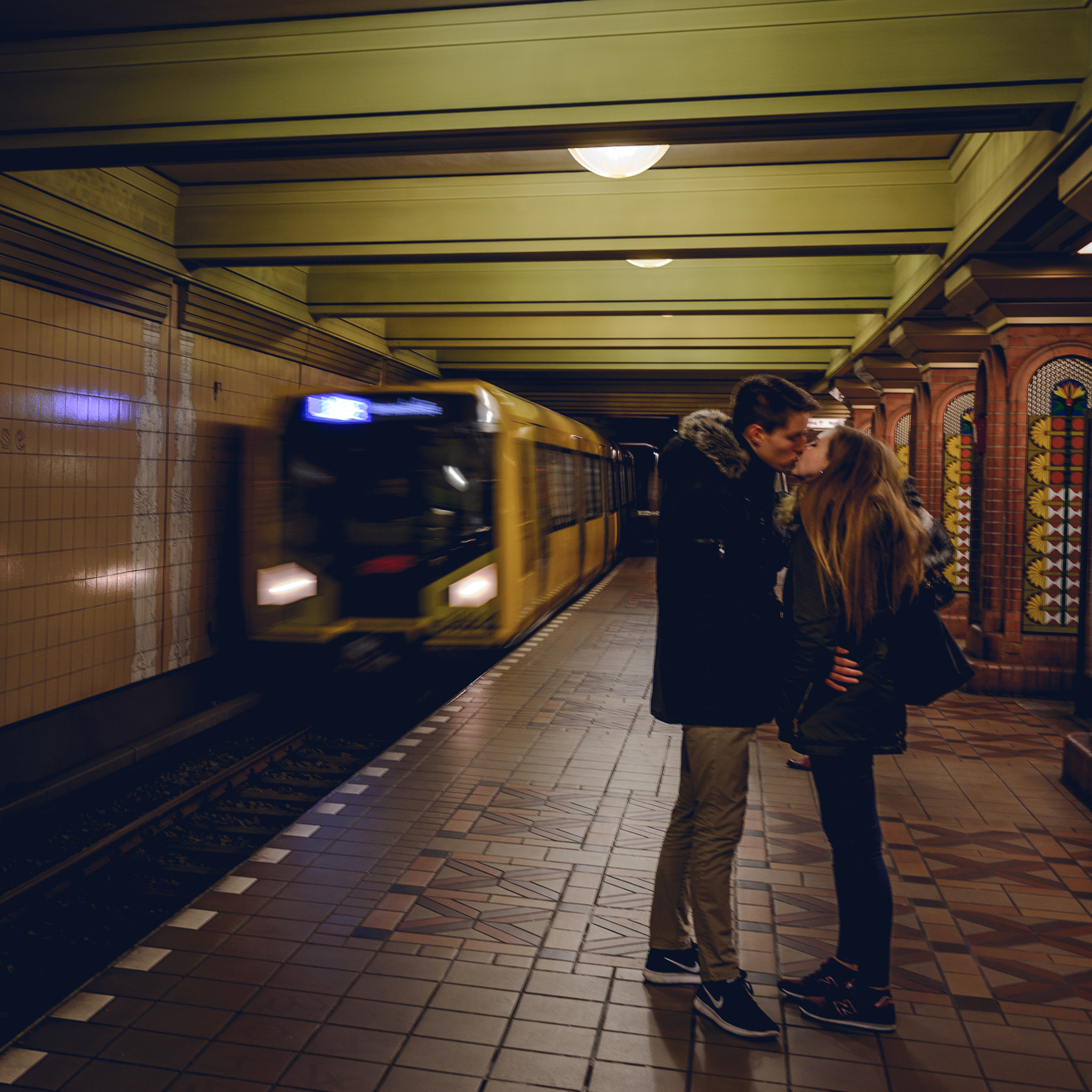 Nikon Df sample photo. Kiss photography