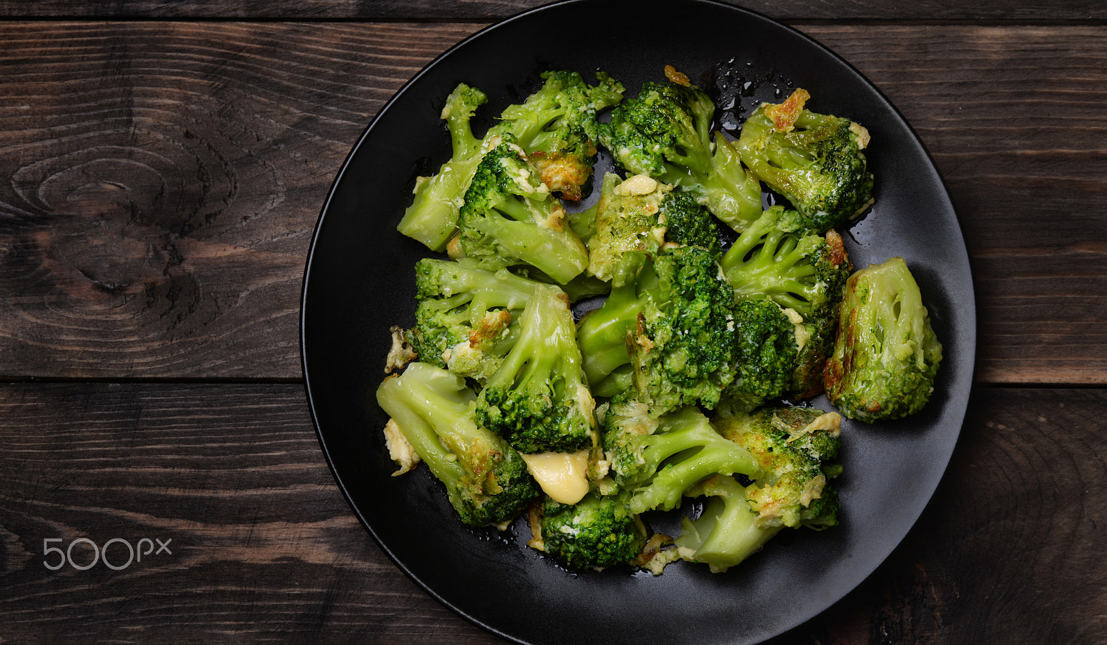 Nikon D610 + Tamron SP 90mm F2.8 Di VC USD 1:1 Macro sample photo. Top view of plate with roasted broccoli photography