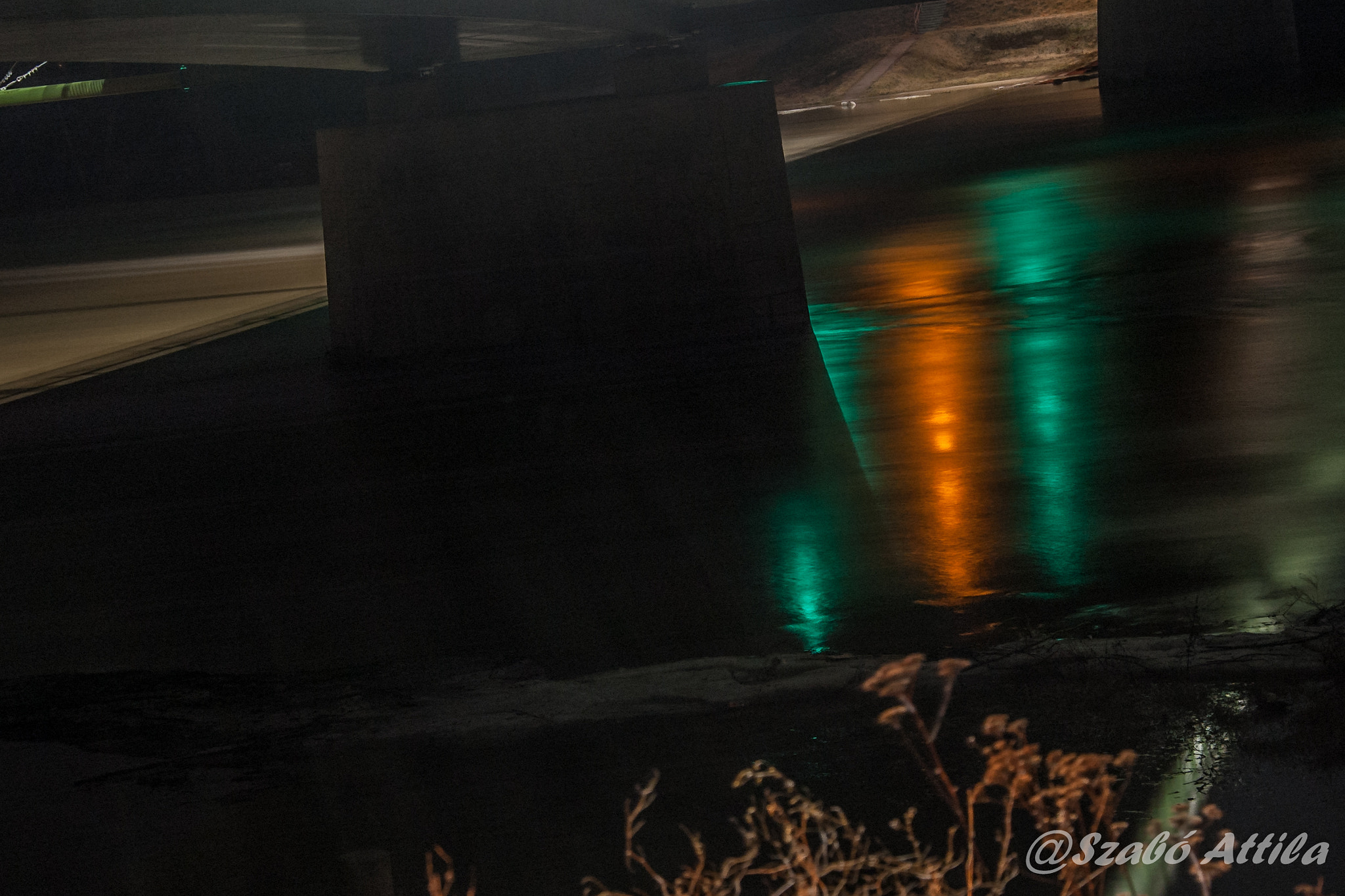 Nikon D70s sample photo. #the lights are reflected into the river. photography
