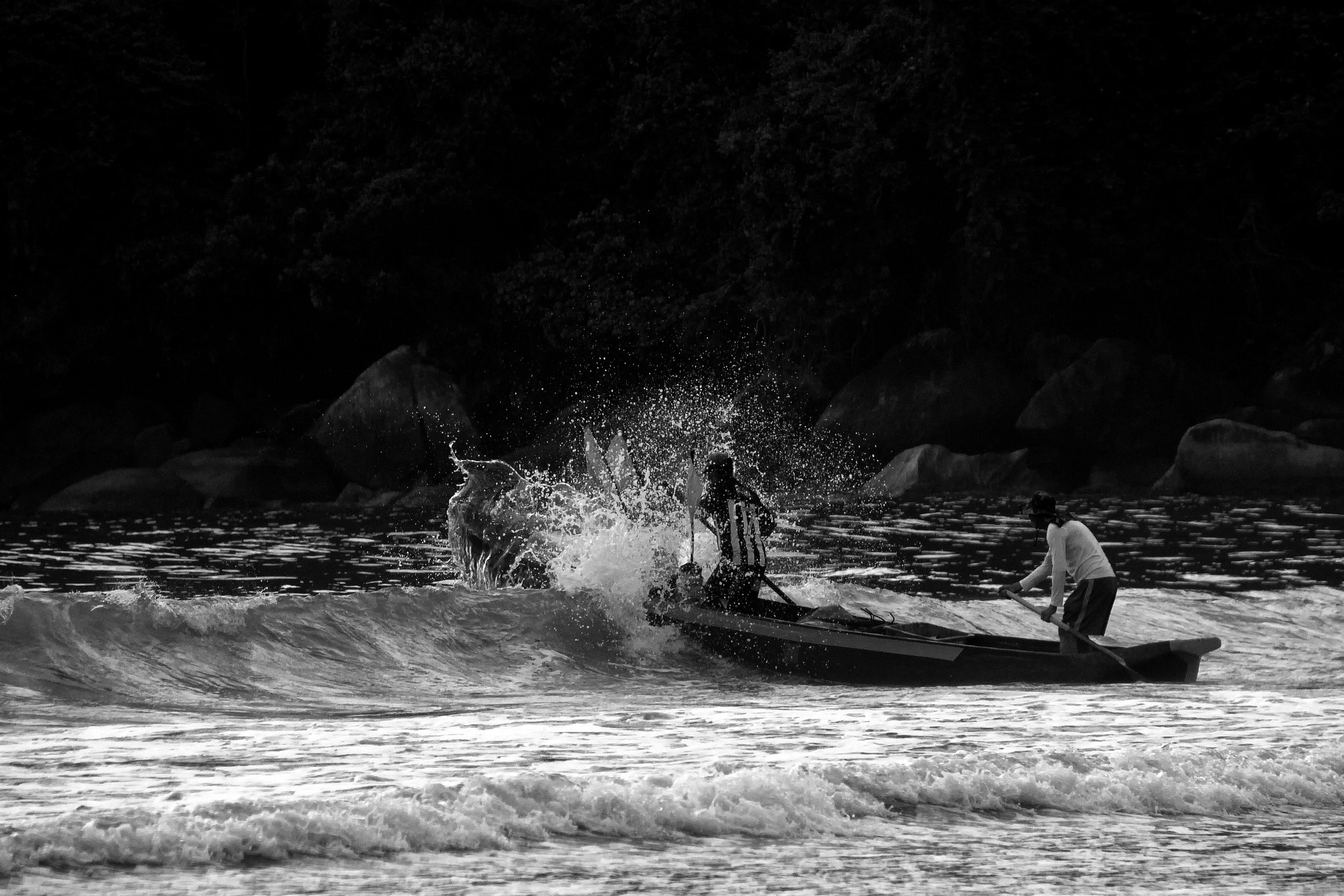 Sigma 18-250mm F3.5-6.3 DC OS HSM sample photo. Against the tide photography