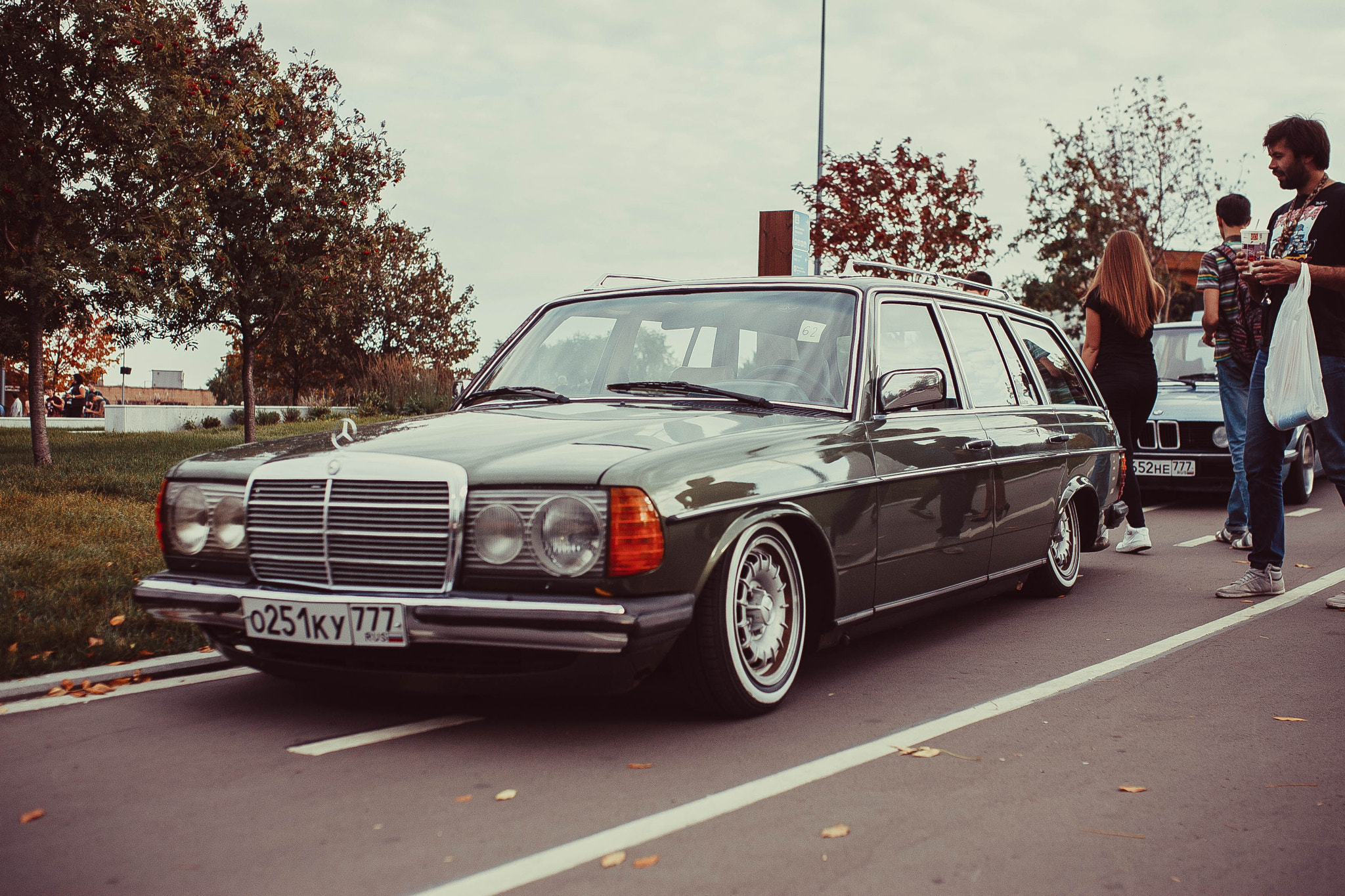 Canon EOS-1D Mark II sample photo. Mercedes-benz photography