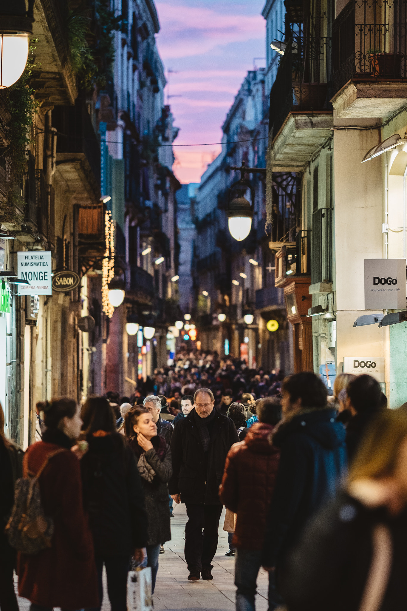 Fujifilm X-T1 + Fujifilm XF 90mm F2 R LM WR sample photo. Streets of barcelona photography