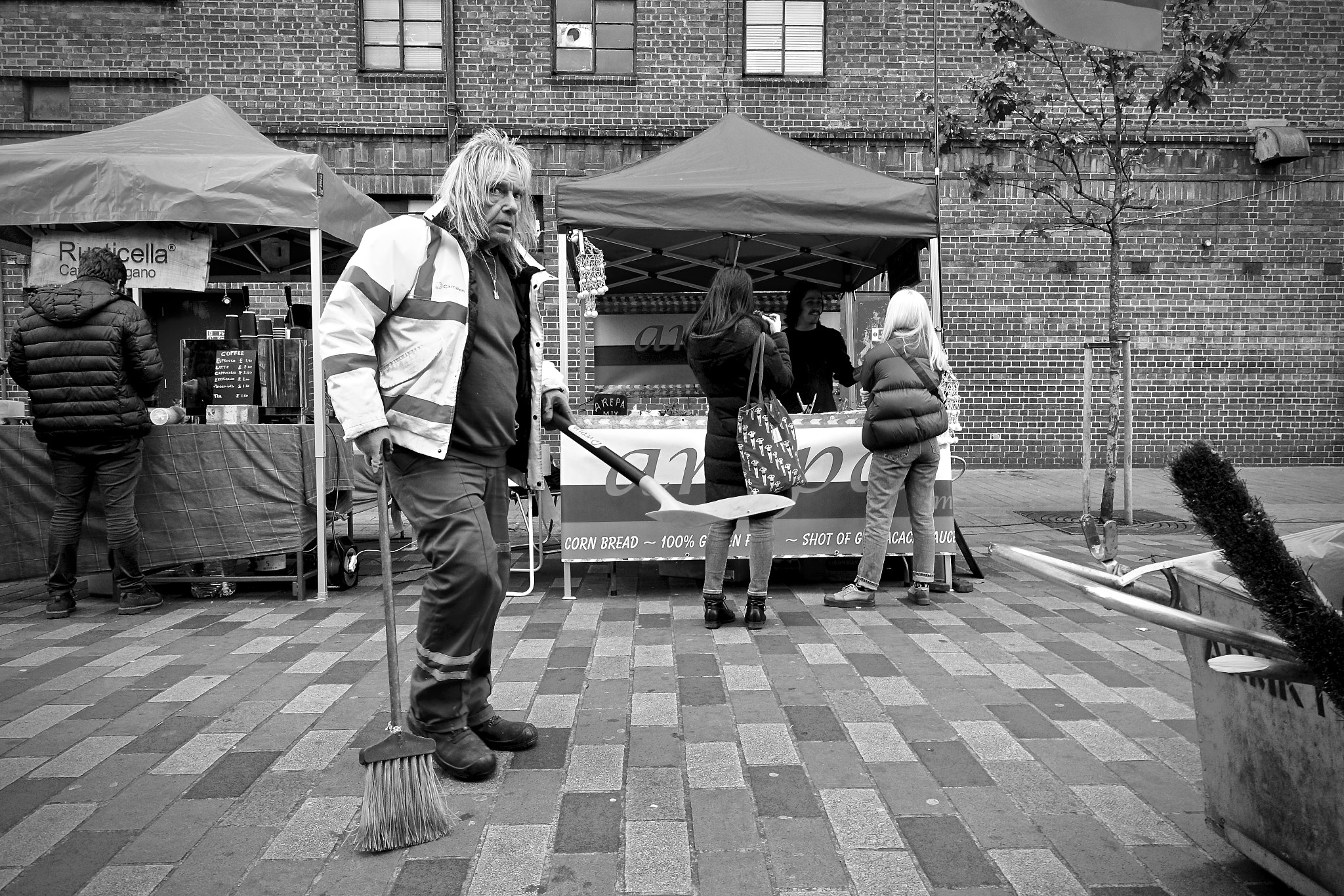 Sony Cyber-shot DSC-RX100 IV + Sony 24-70mm F1.8-2.8 sample photo. Camden town, london, uk. photography