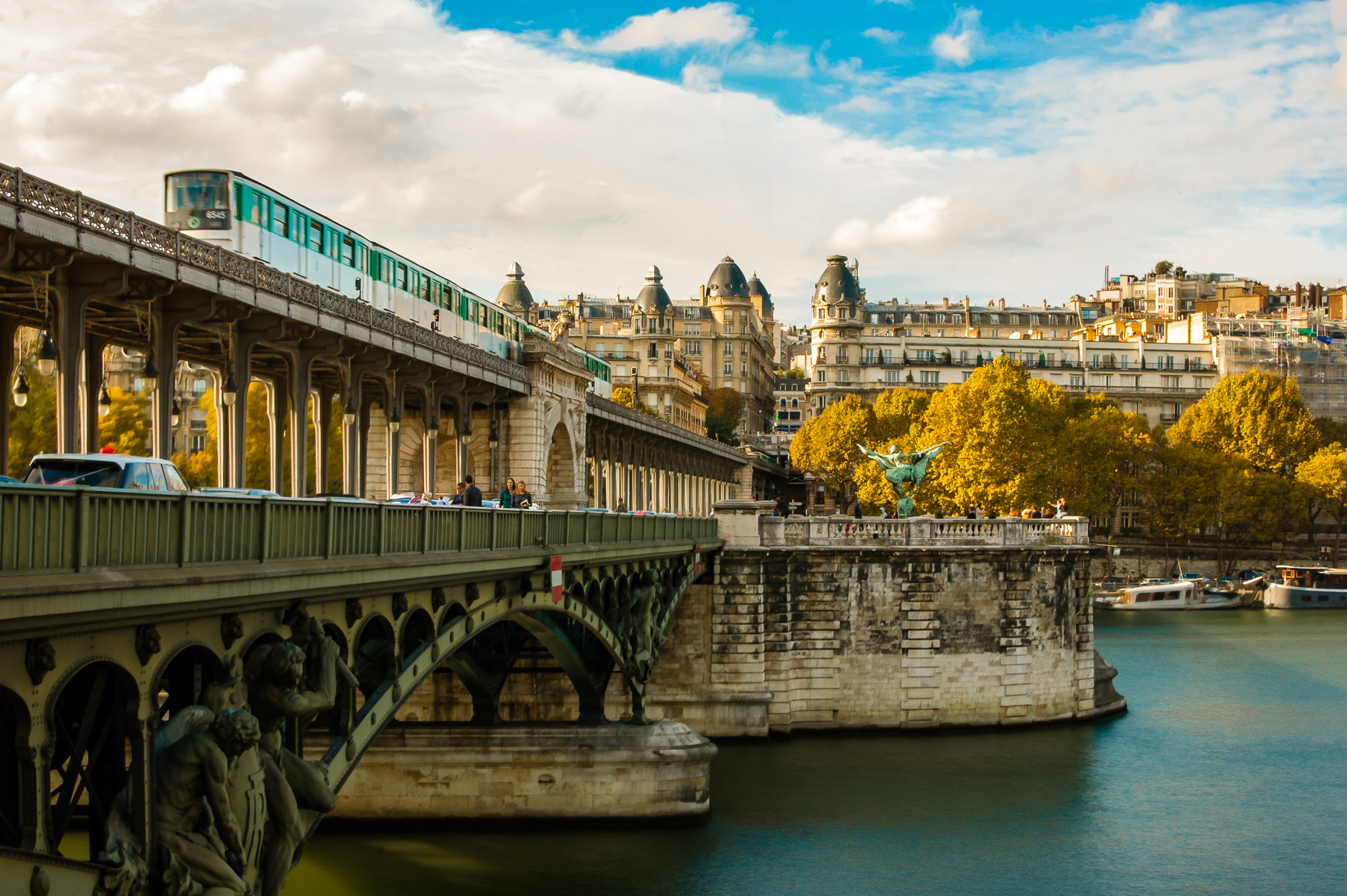 Nikon D70s + Nikon AF-S DX Nikkor 35mm F1.8G sample photo. Pont de bir hakeim photography